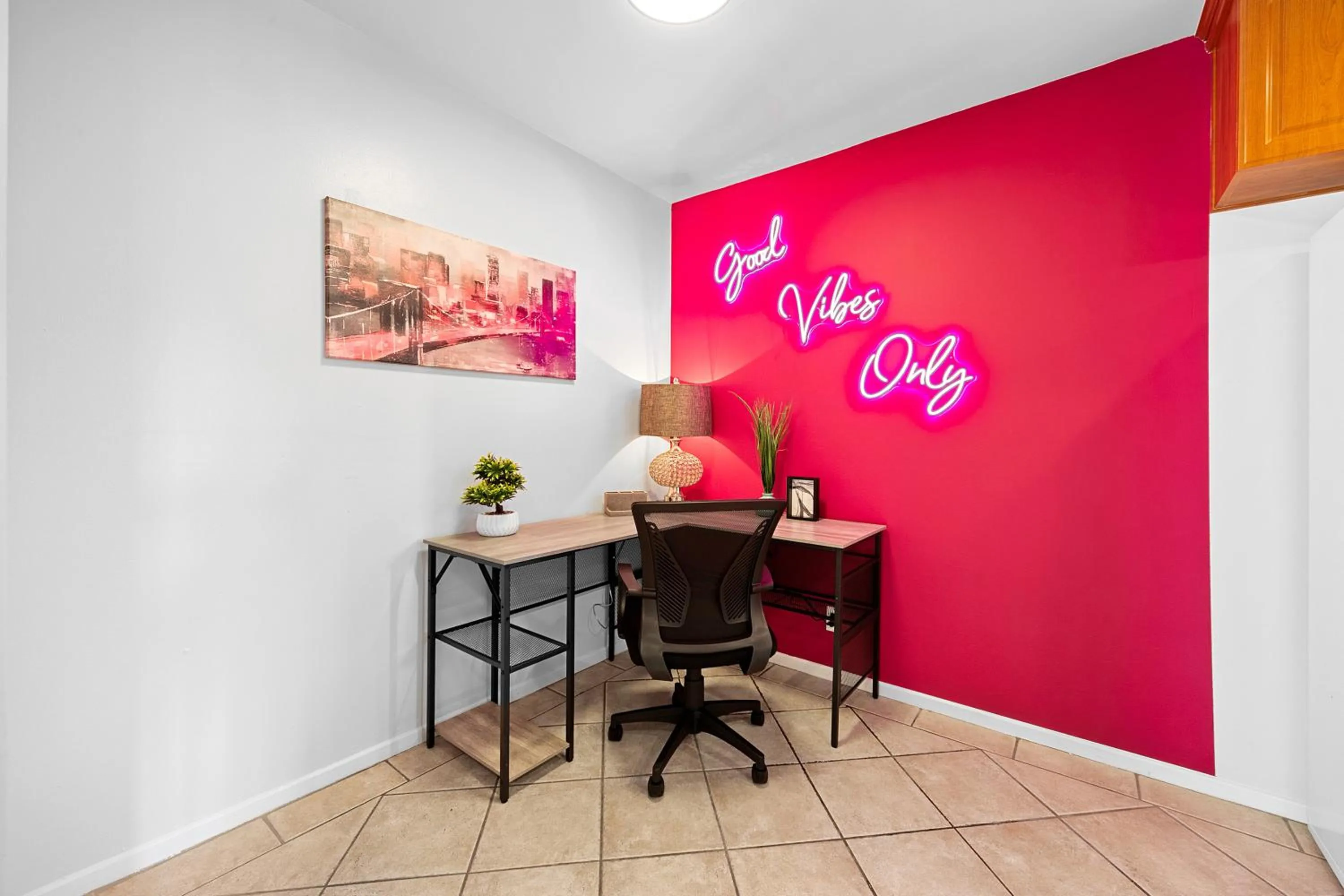 Seating area in Beverly Hills Chic 2 bed 2bath with Patio and Parking 309