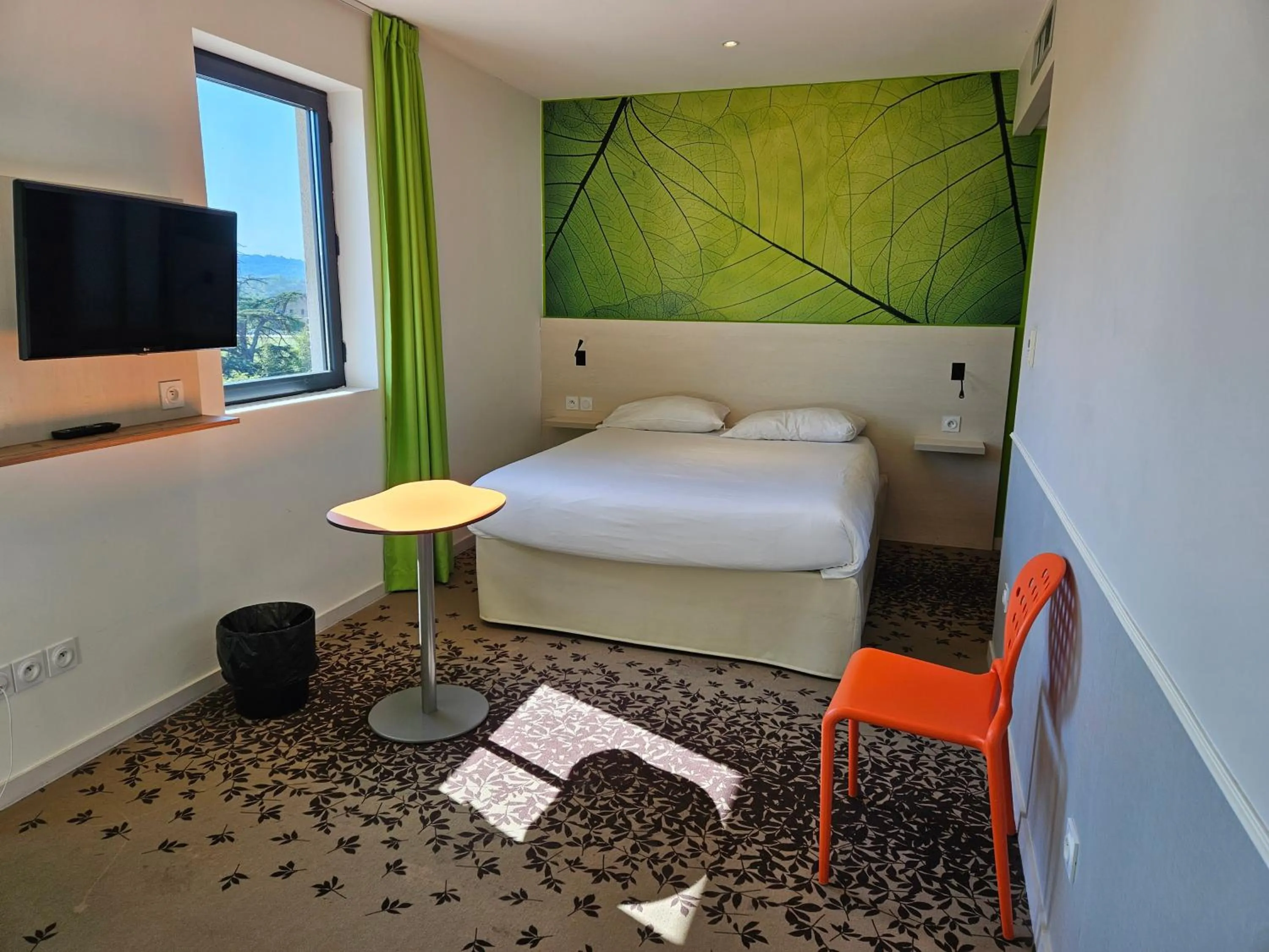 Bedroom, Bed in ibis styles Villeneuve Sur Lot