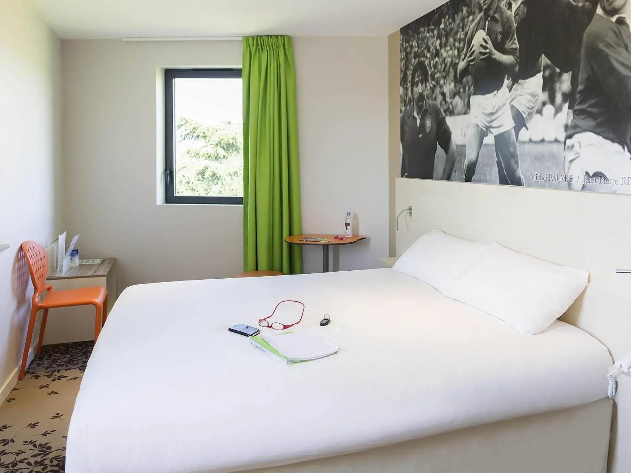 Bedroom, Bed in ibis styles Villeneuve Sur Lot Bedroom, Bed in ibis styles Villeneuve Sur Lot