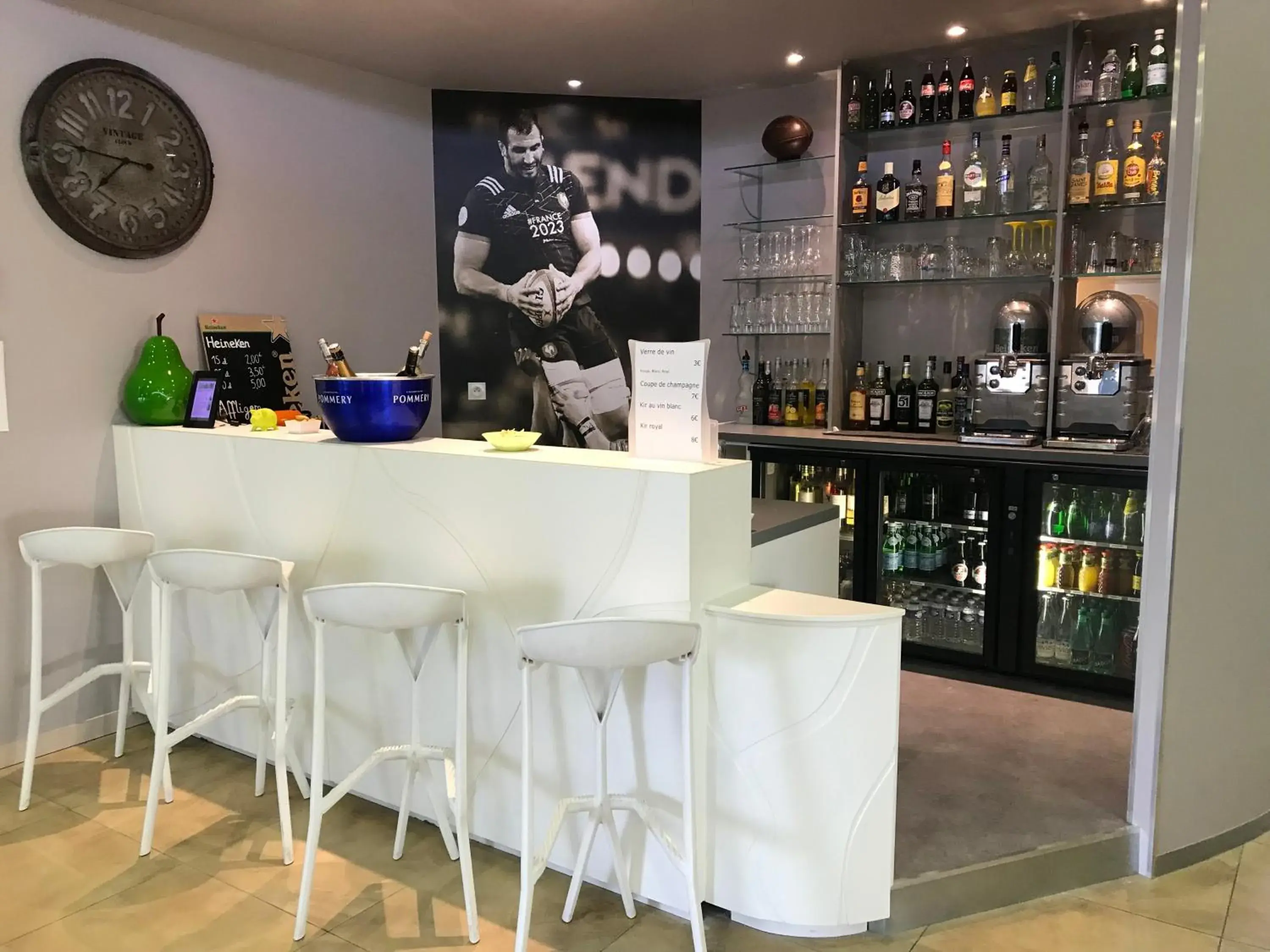 Lounge or bar in ibis styles Villeneuve Sur Lot Lounge or bar in ibis styles Villeneuve Sur Lot