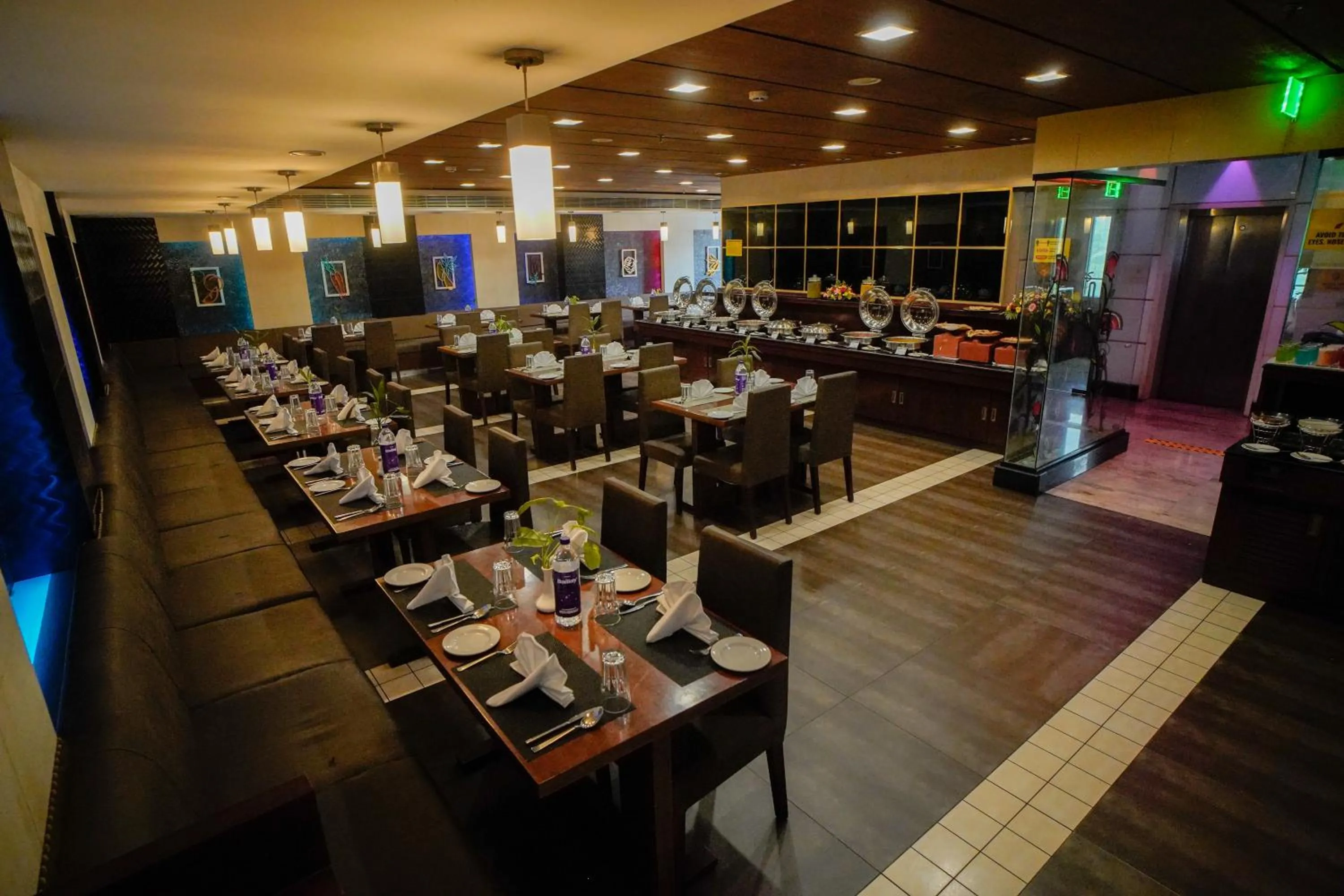 Restaurant/places to eat in Hotel Olive Eva