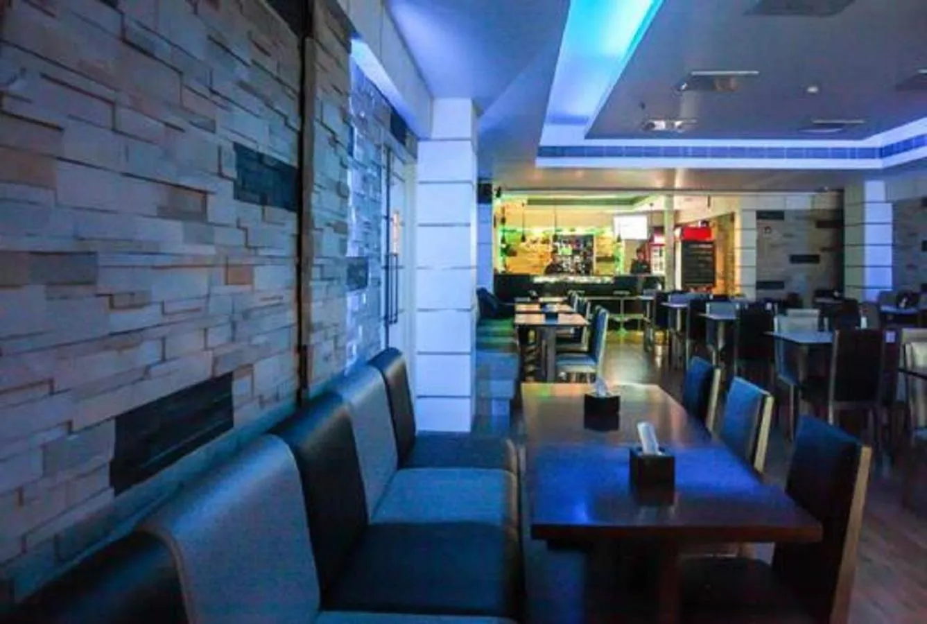 Restaurant/places to eat in Hotel Olive Eva