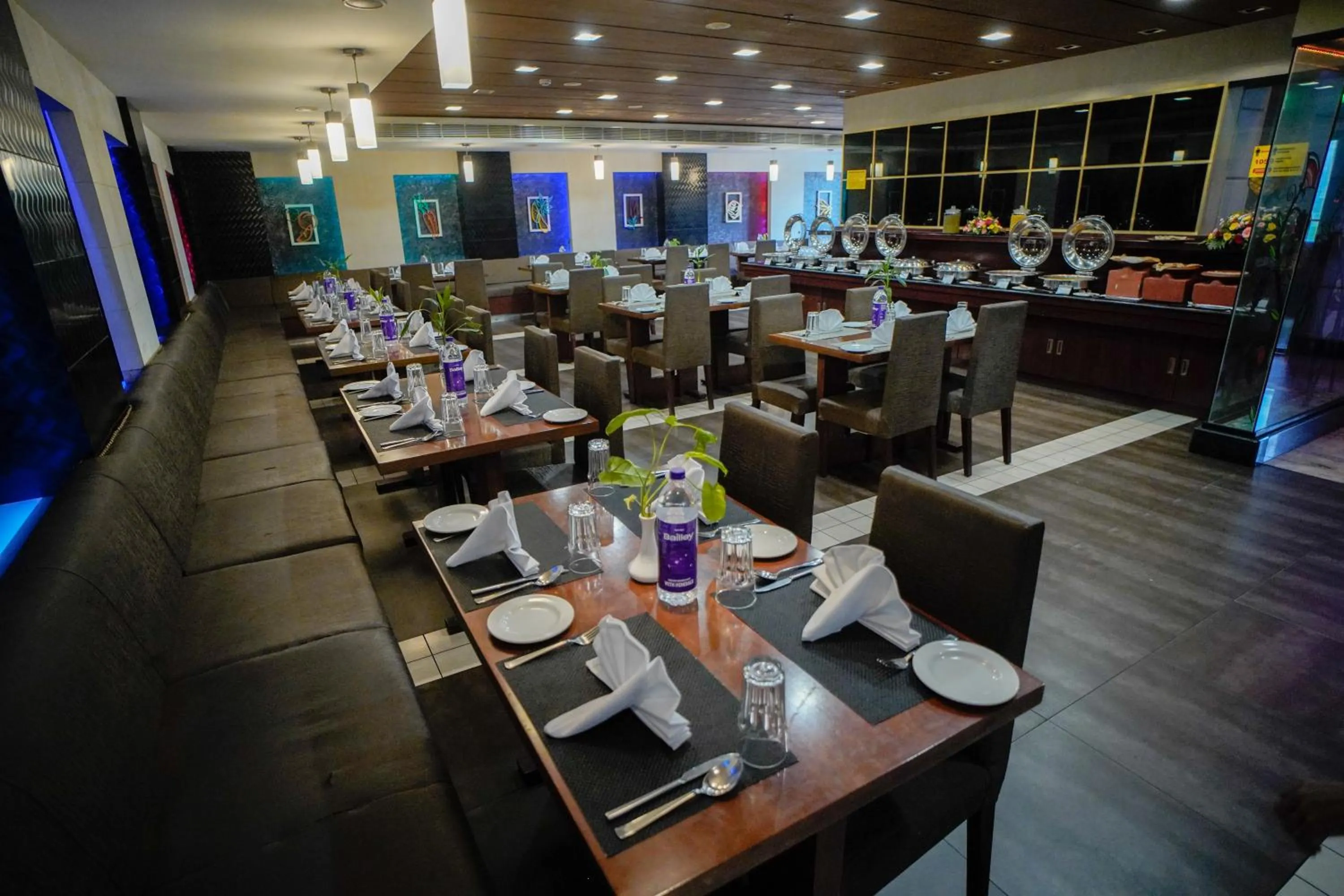 Restaurant/places to eat in Hotel Olive Eva