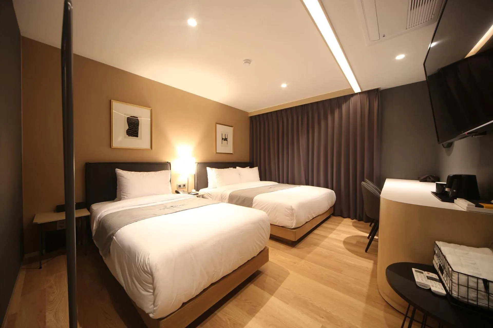 Bed in Dongnae Hound Hotel Sajik Minam Station