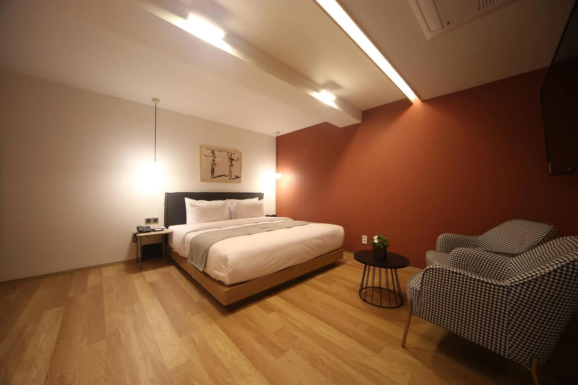 Bed in Dongnae Hound Hotel Sajik Minam Station