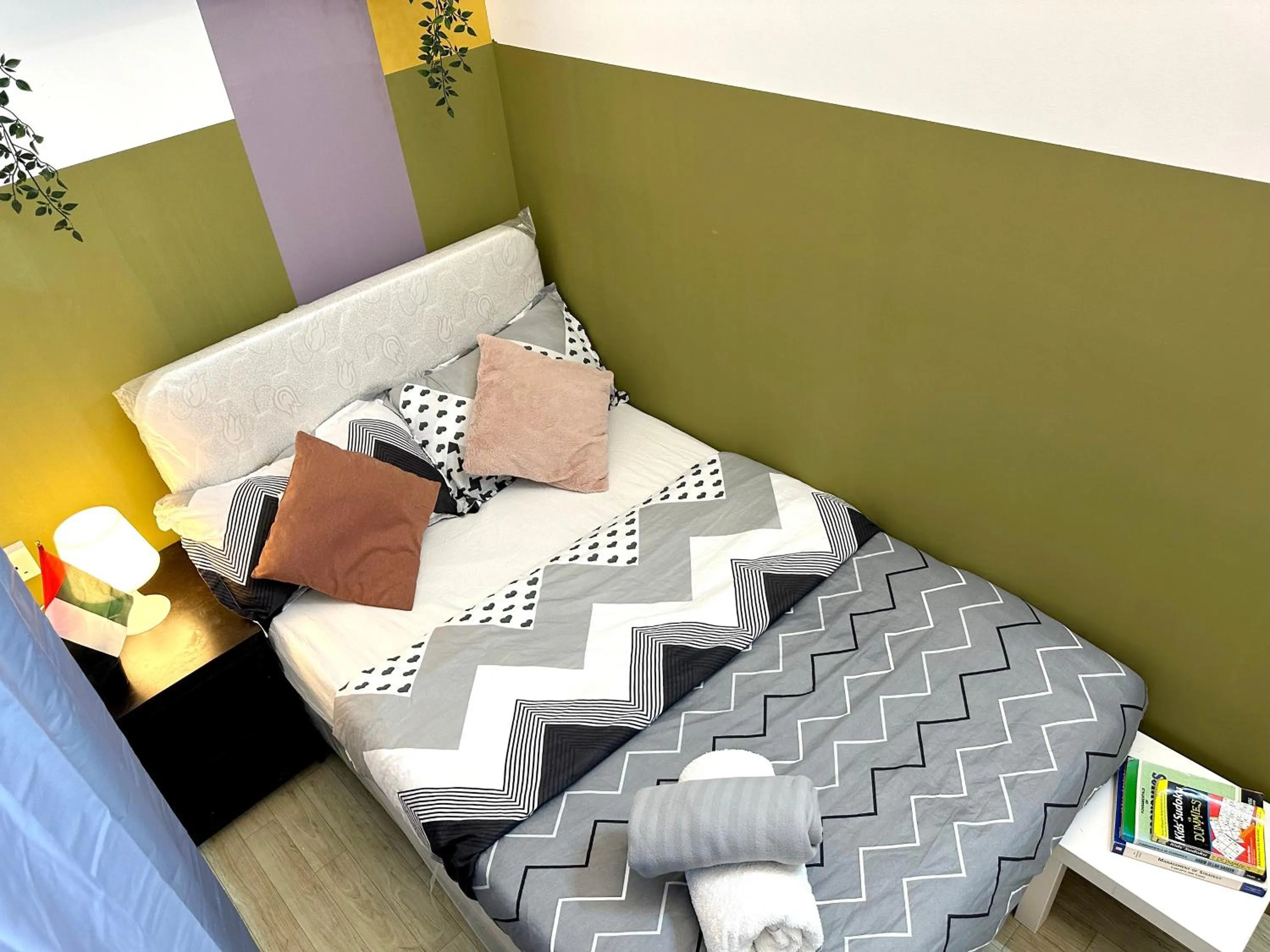 Bed in Double window Partition Room in Tecom Near Metro