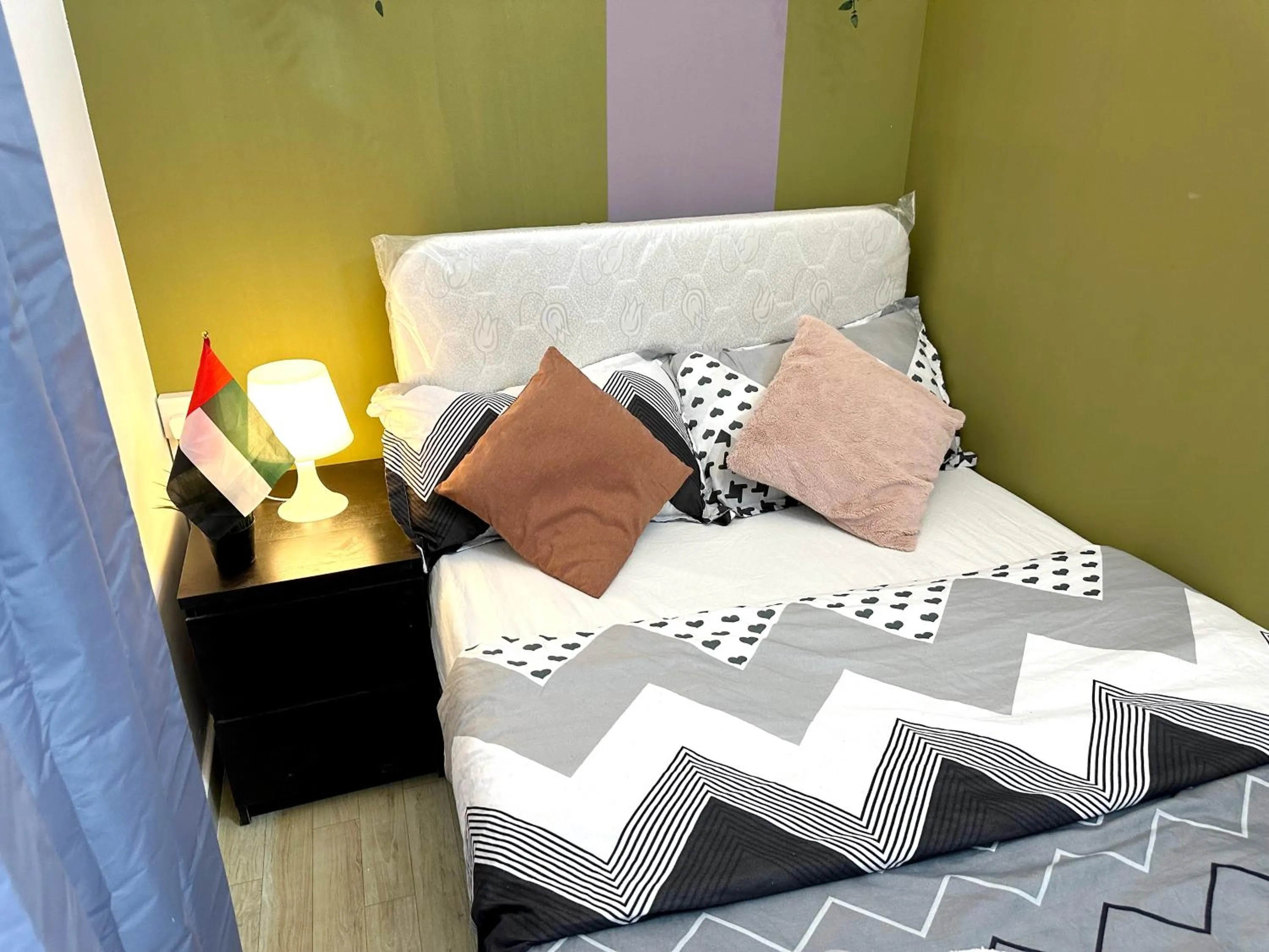 Bed in Double window Partition Room in Tecom Near Metro