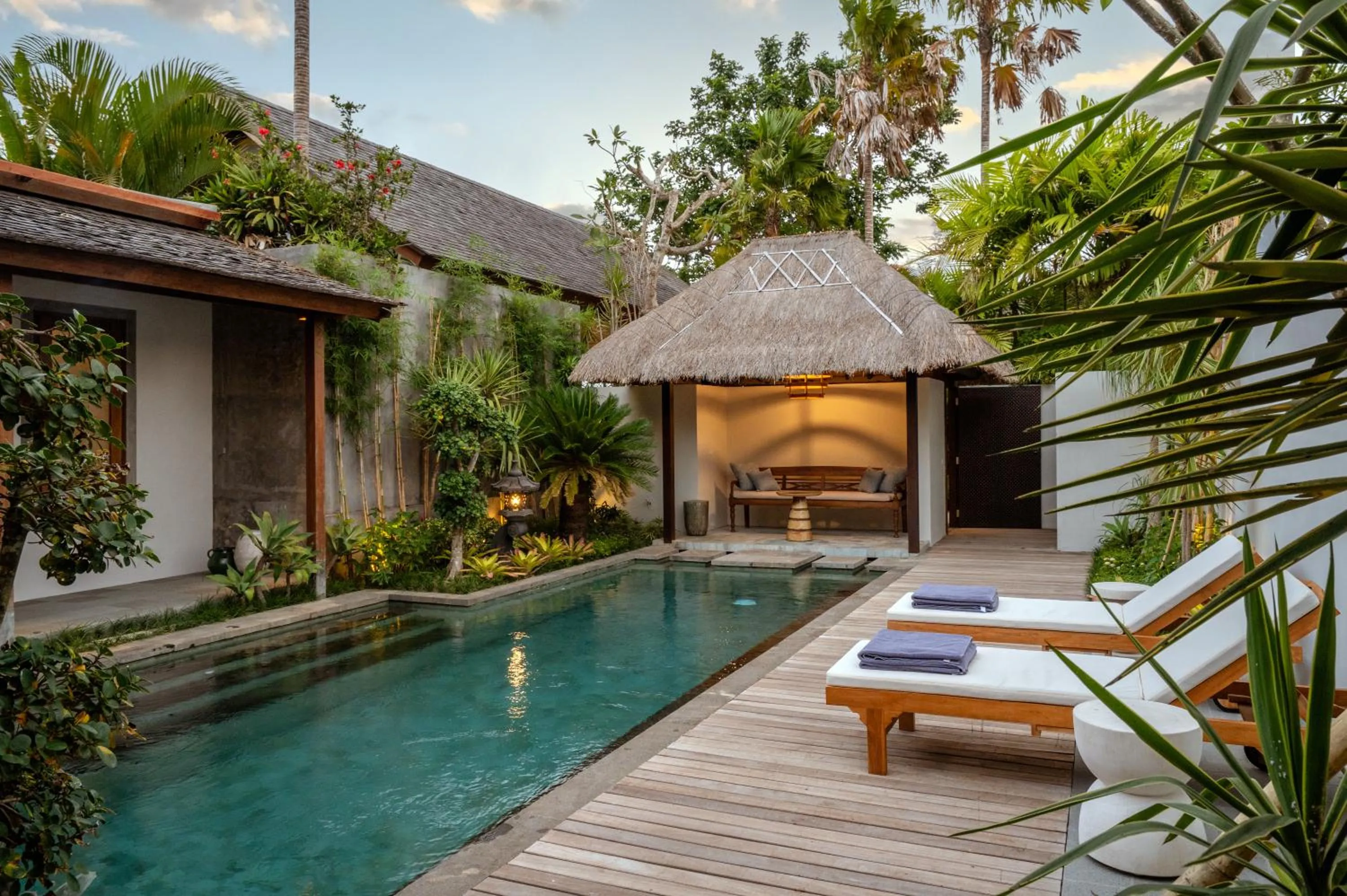 Garden in Bumbak Park Villas By Nakula