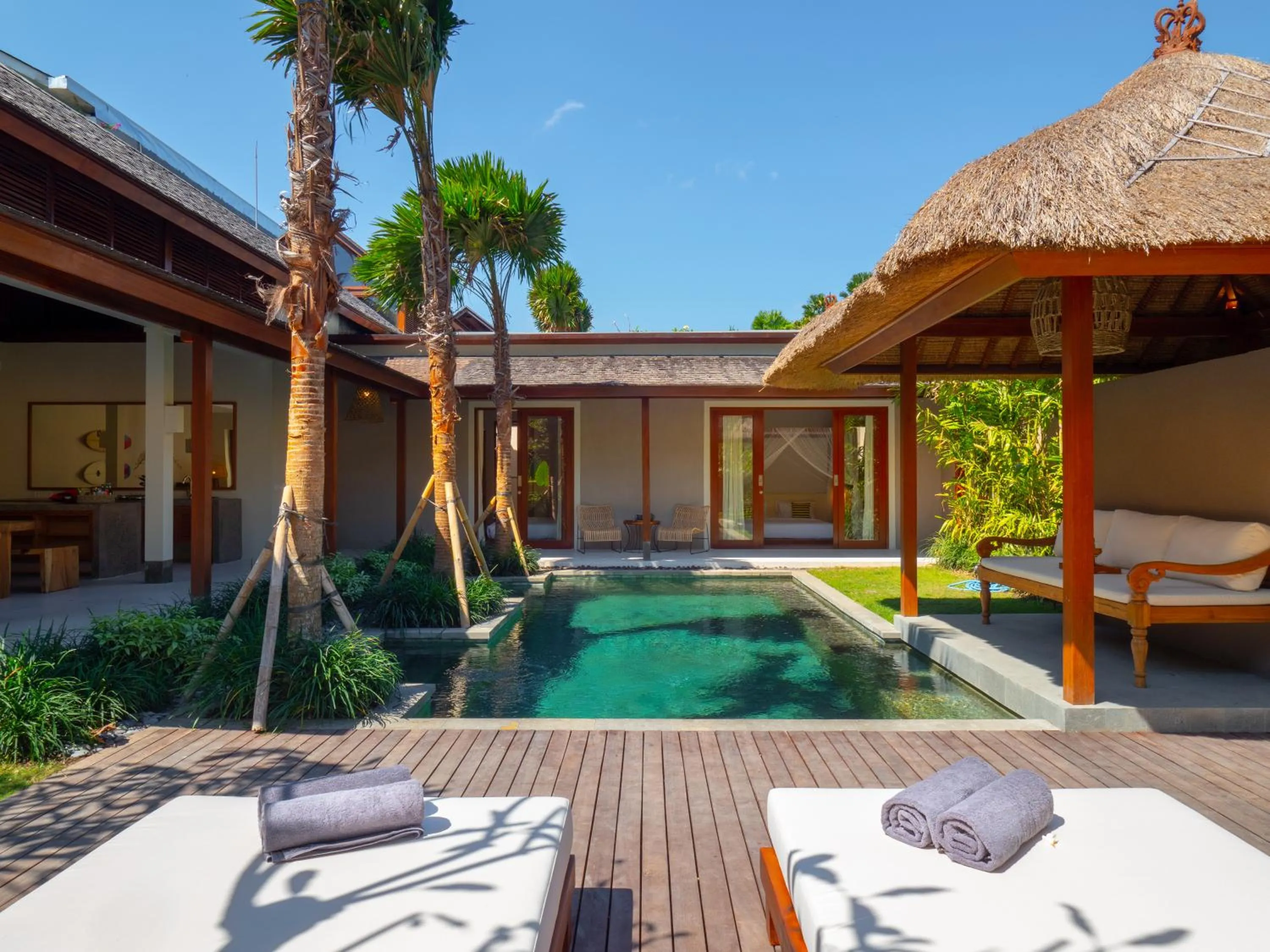 Day in Bumbak Park Villas By Nakula