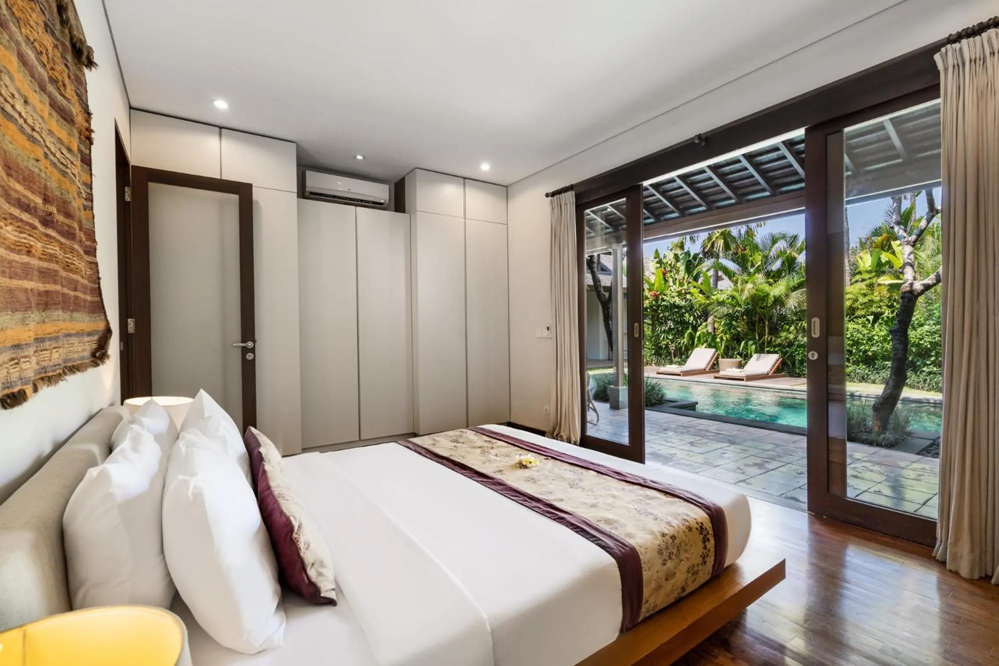 Bedroom, Bed in Bumbak Park Villas By Nakula