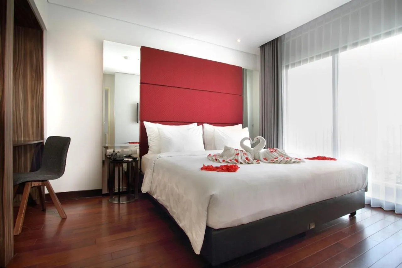 Bedroom, Bed in HELIOS HOTEL & CONVENTION