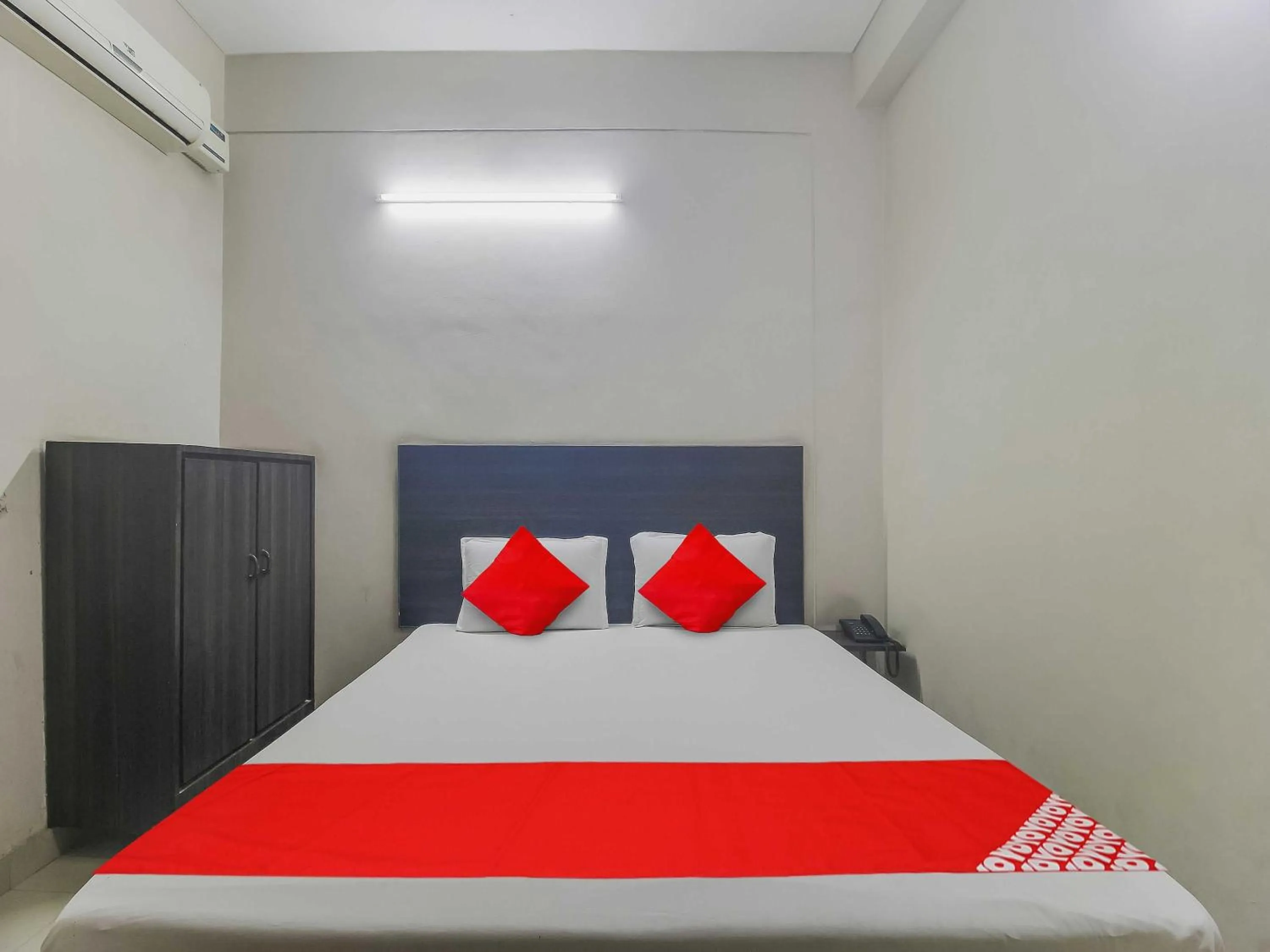 Bedroom, Bed in Hotel O Bharat Lodge