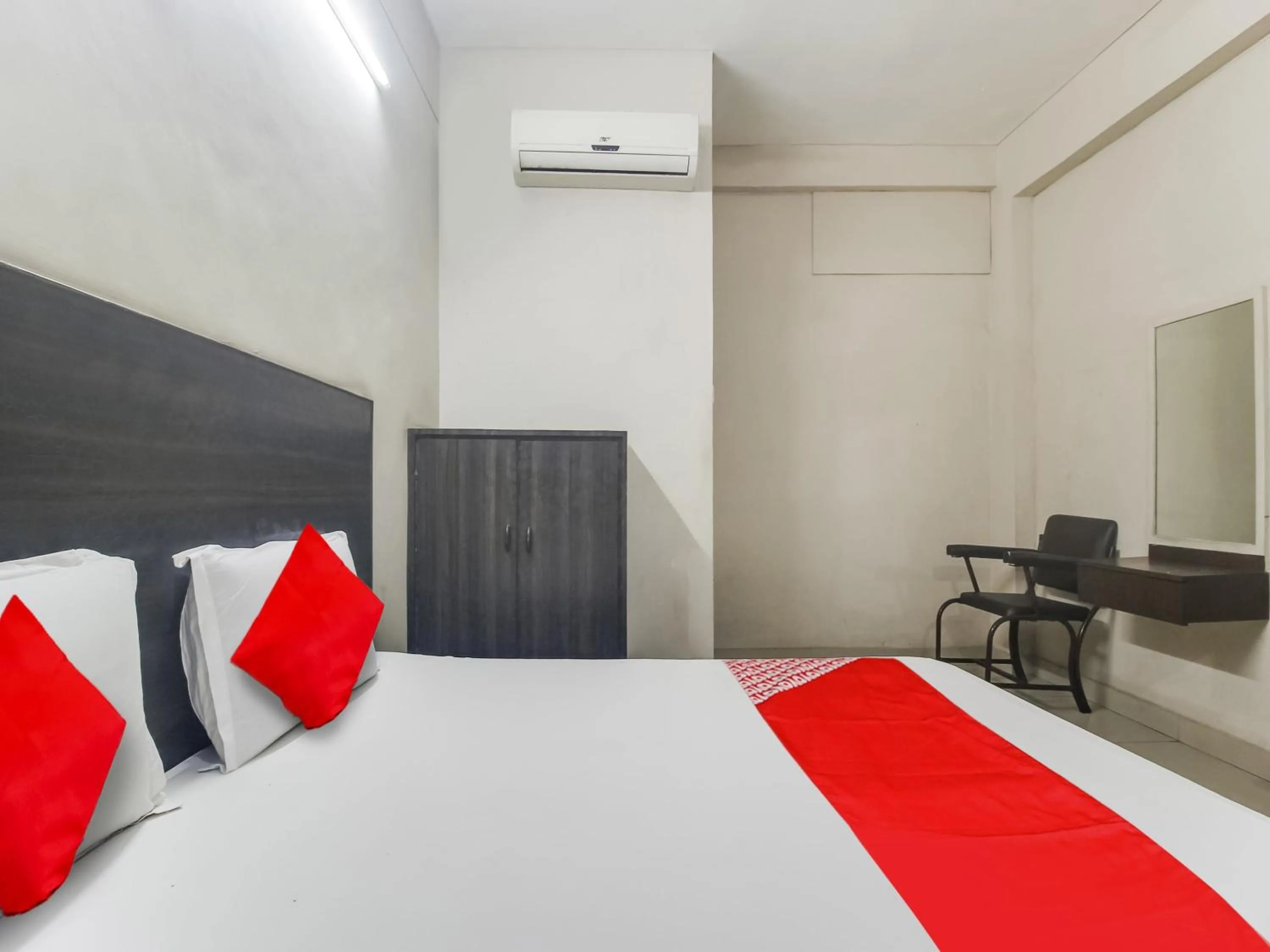 Bedroom, Bed in Hotel O Bharat Lodge