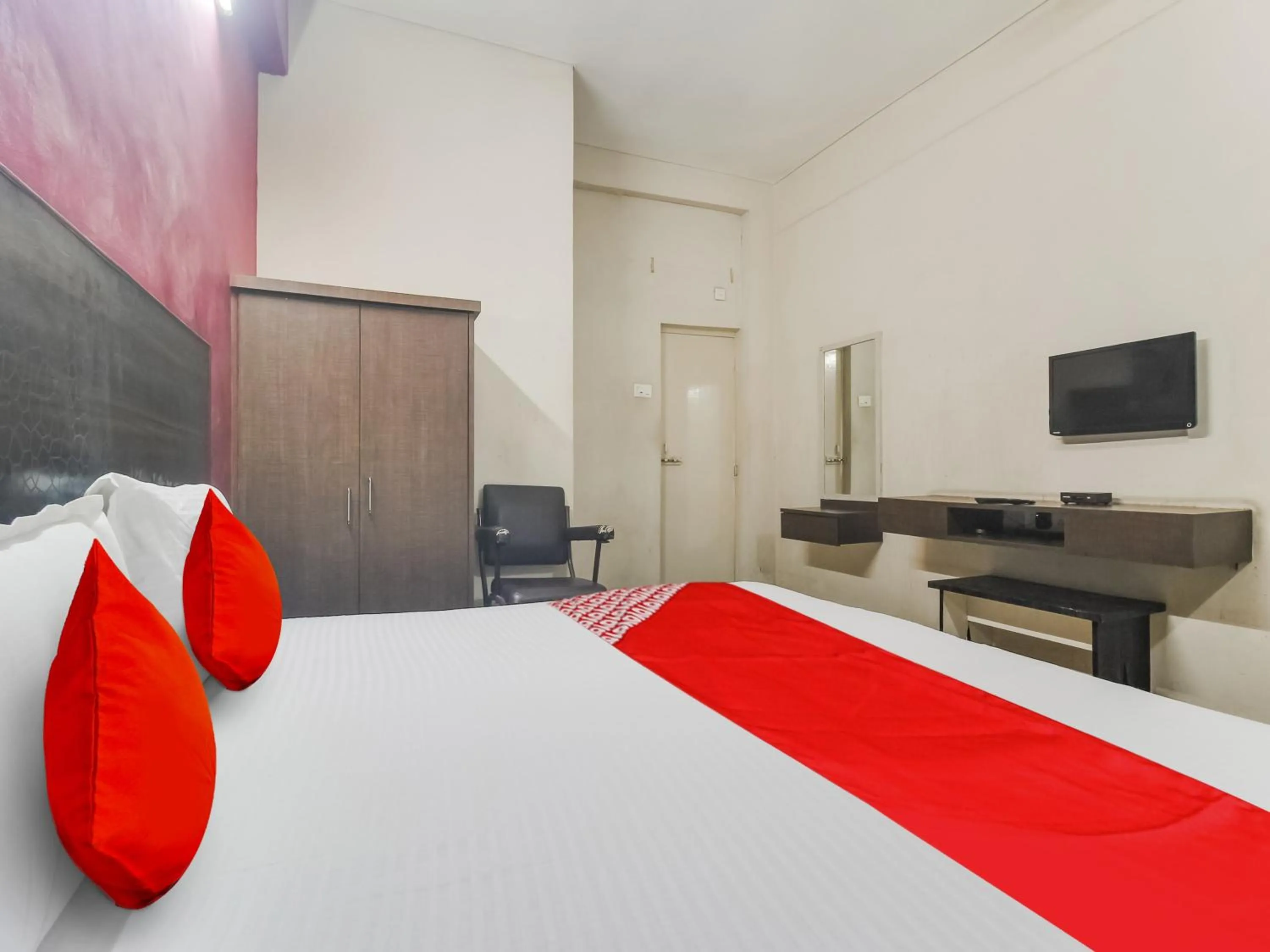 Bedroom, Bed in Hotel O Bharat Lodge