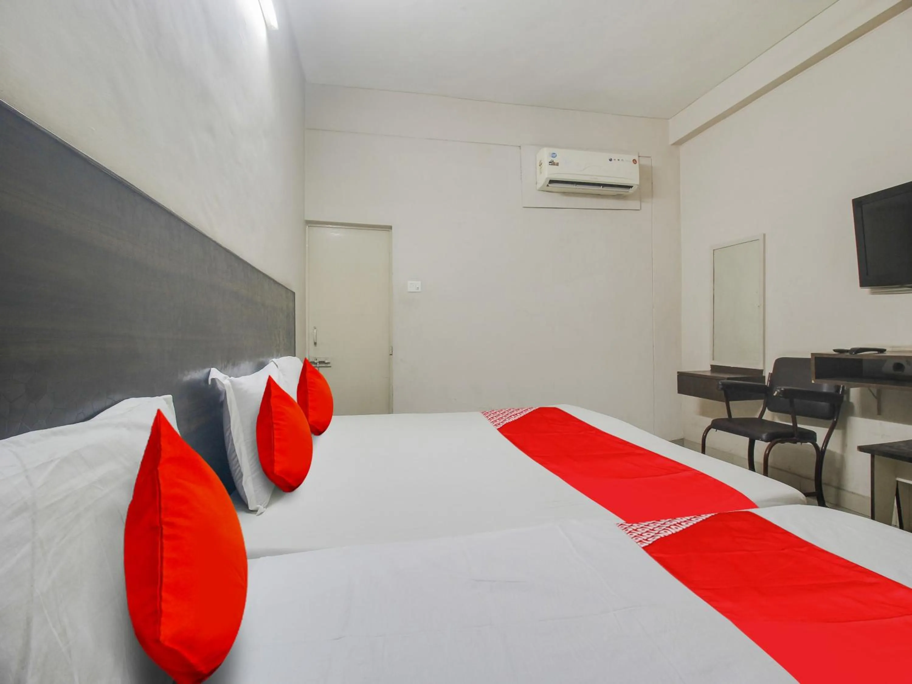 Bedroom, Bed in Hotel O Bharat Lodge