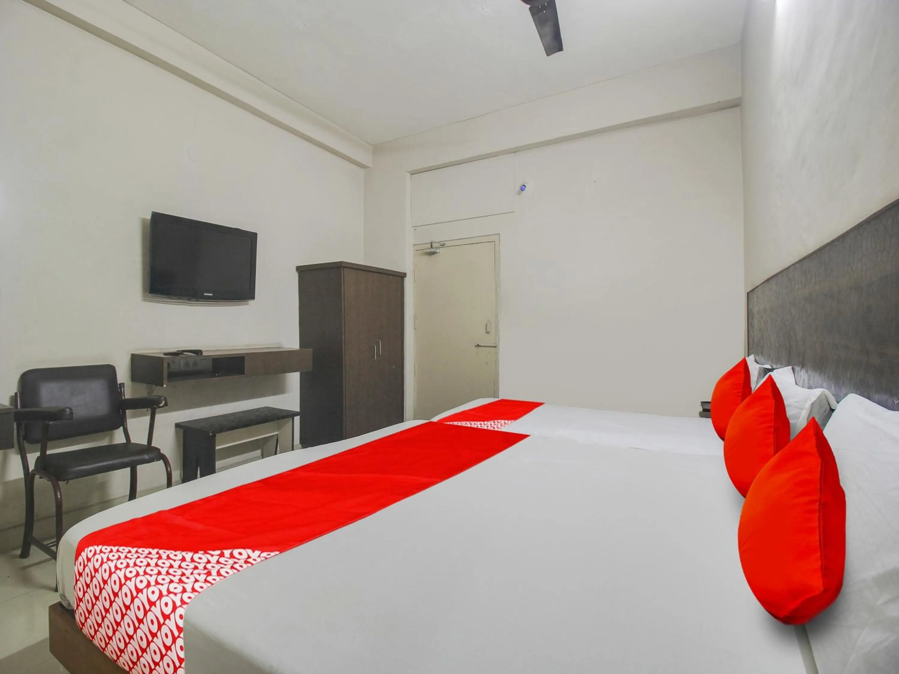 Bedroom, Bed in Hotel O Bharat Lodge