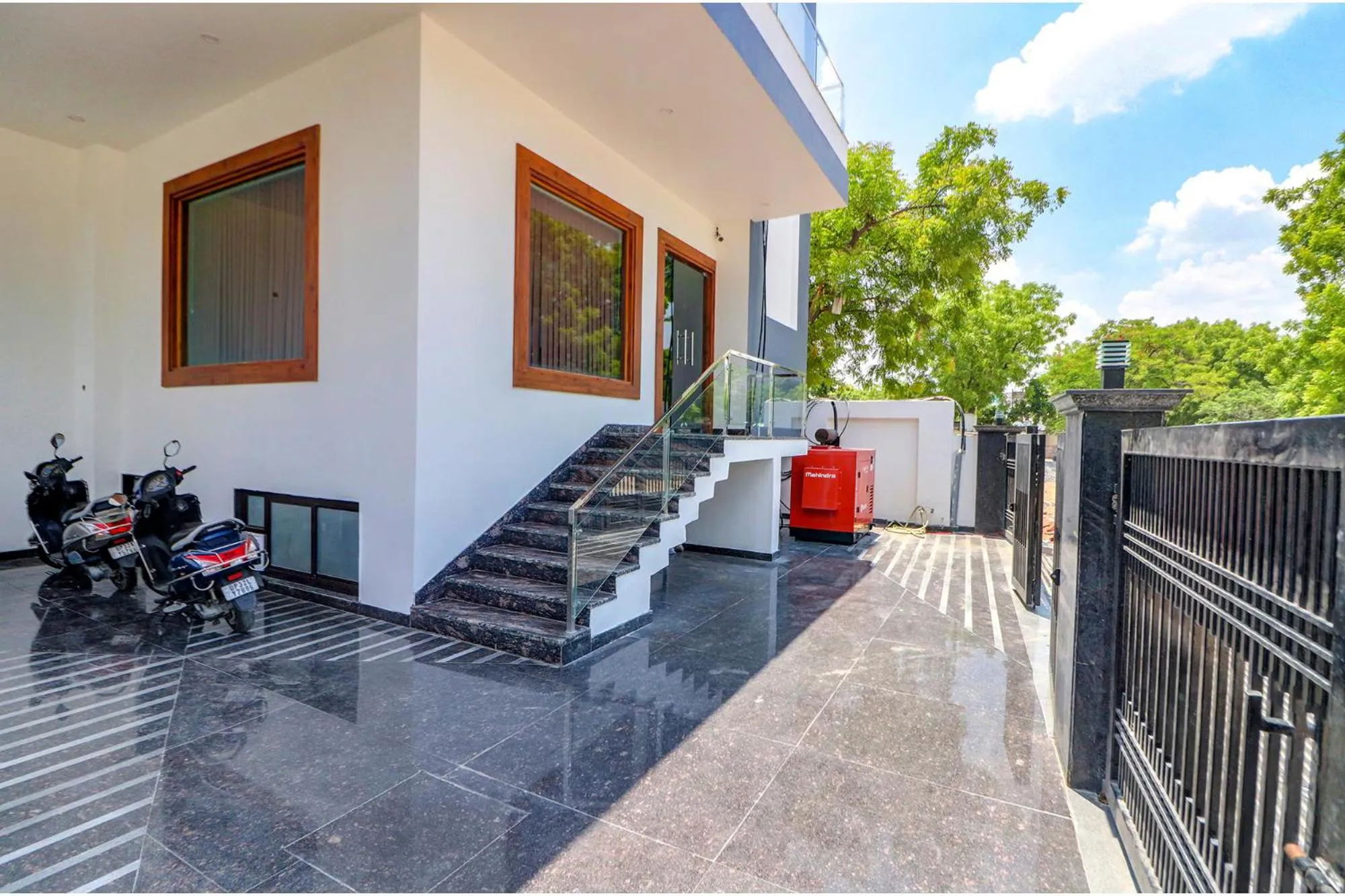 Facade/entrance in FabHotel AVS Grand and Banquets - 500m from Gomti Nagar railway station