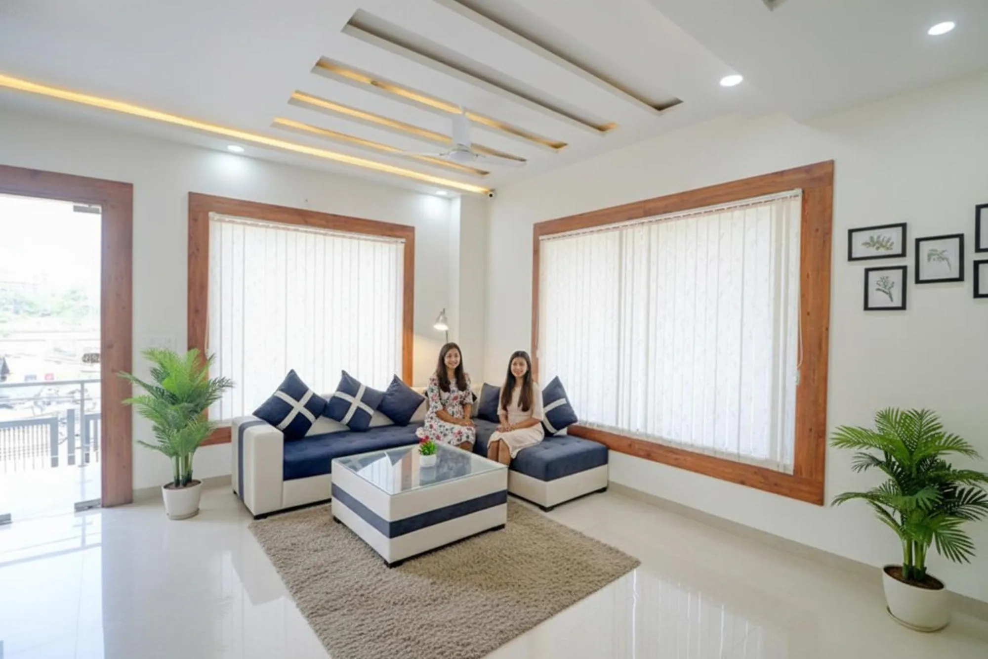 Seating area in FabHotel AVS Grand and Banquets - 500m from Gomti Nagar railway station