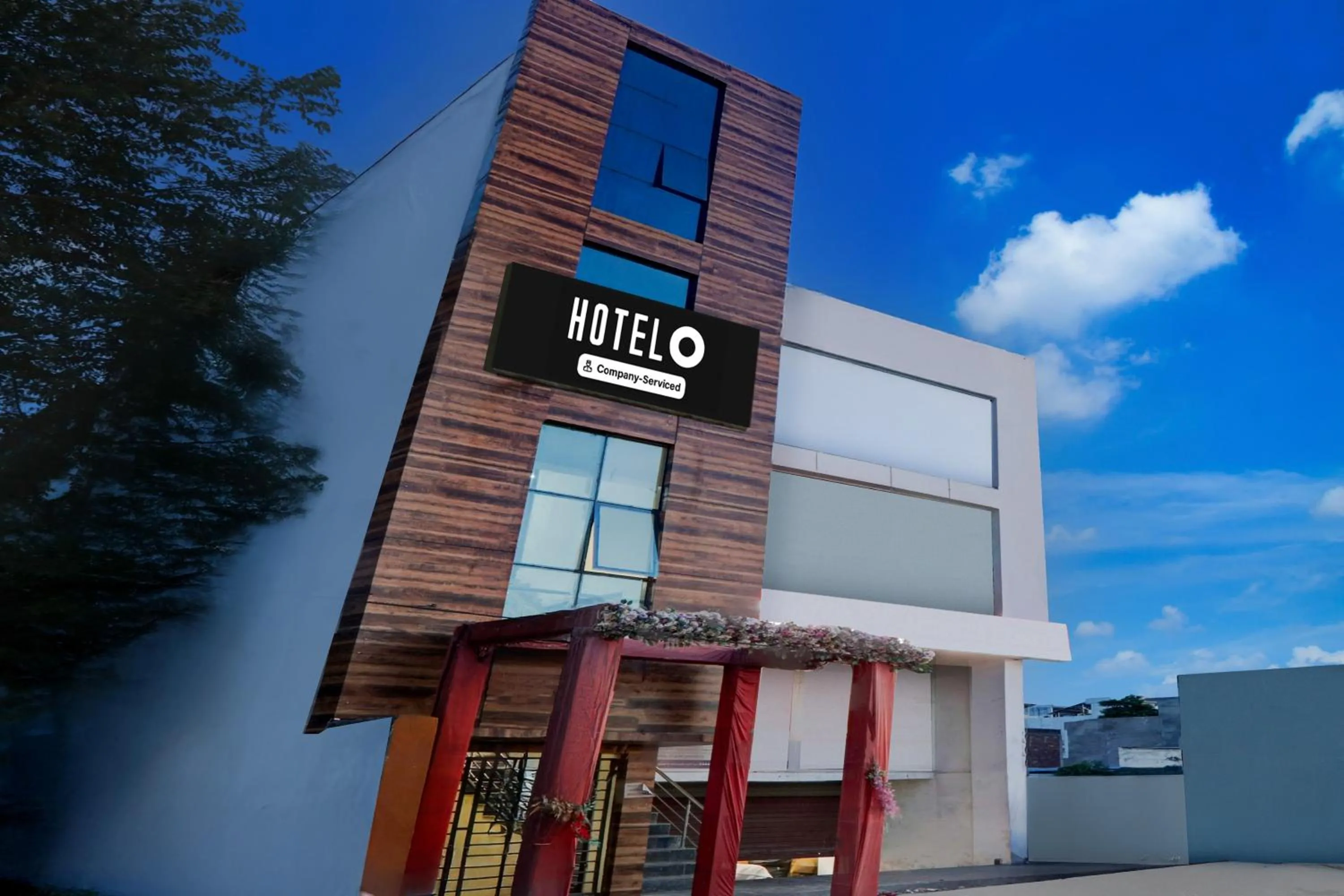 Facade/entrance in Super Hotel O IIM Road Lucknow