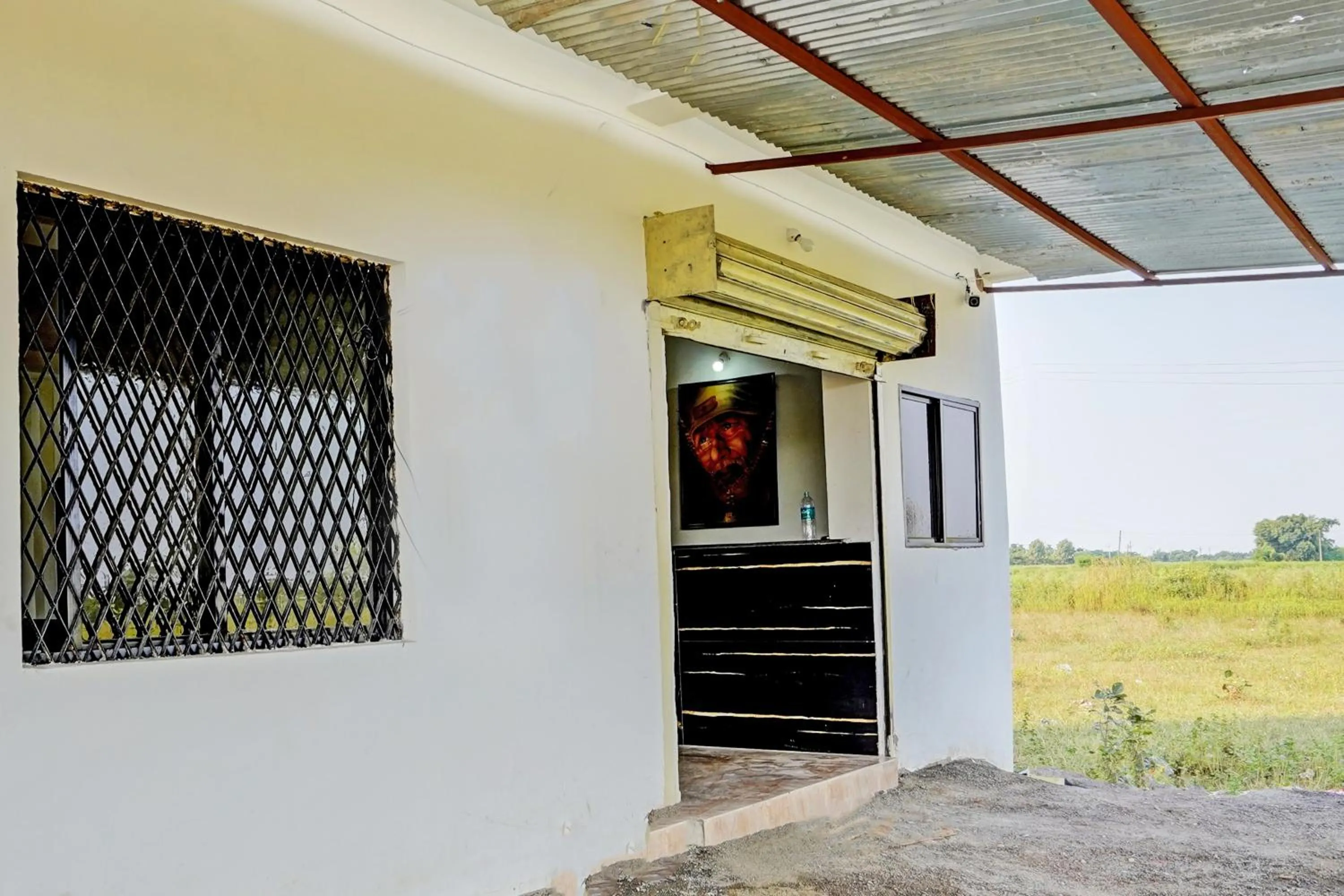 Facade/entrance in Hotel O RJ Hotel