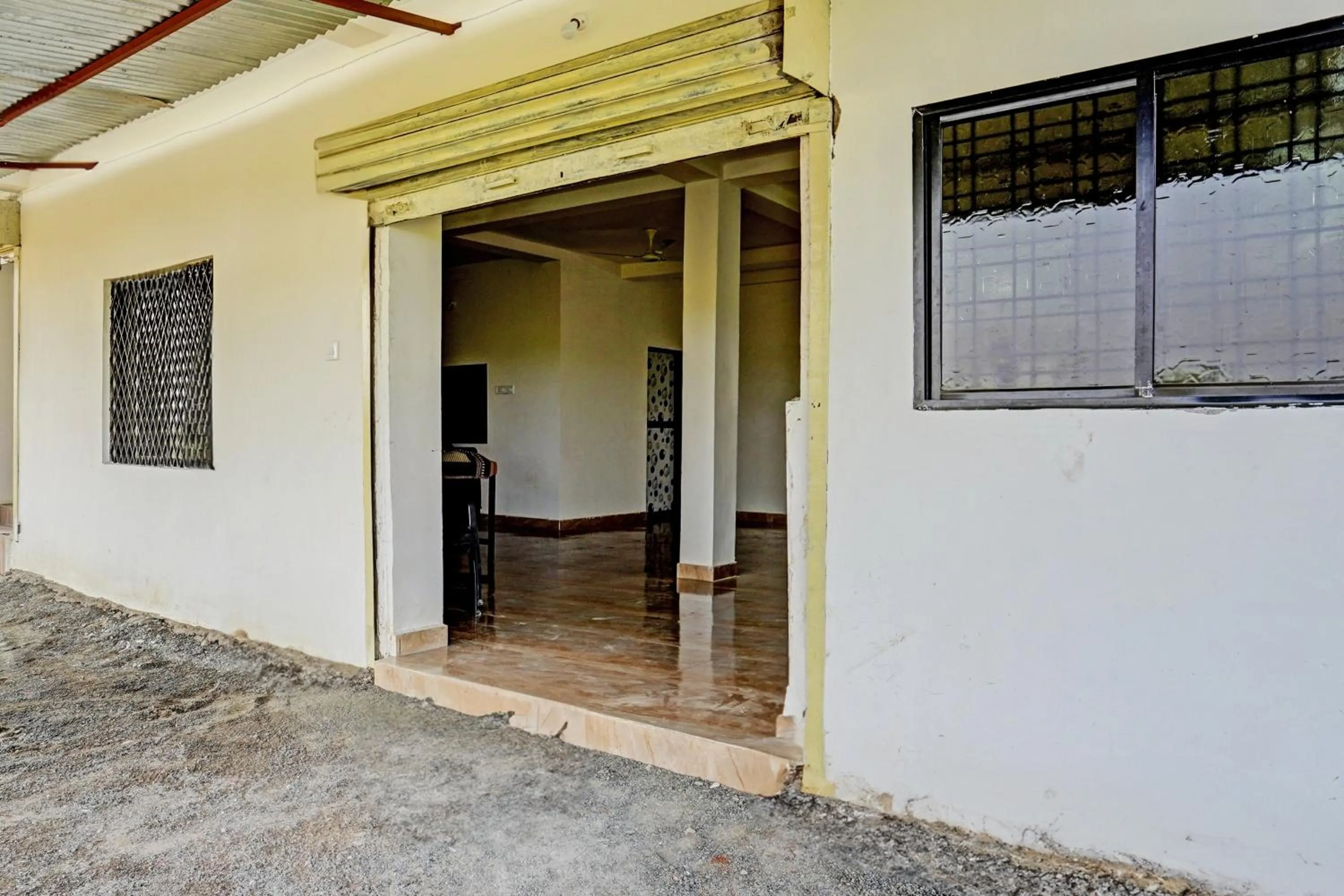 Facade/entrance in Hotel O RJ HOTEL INN