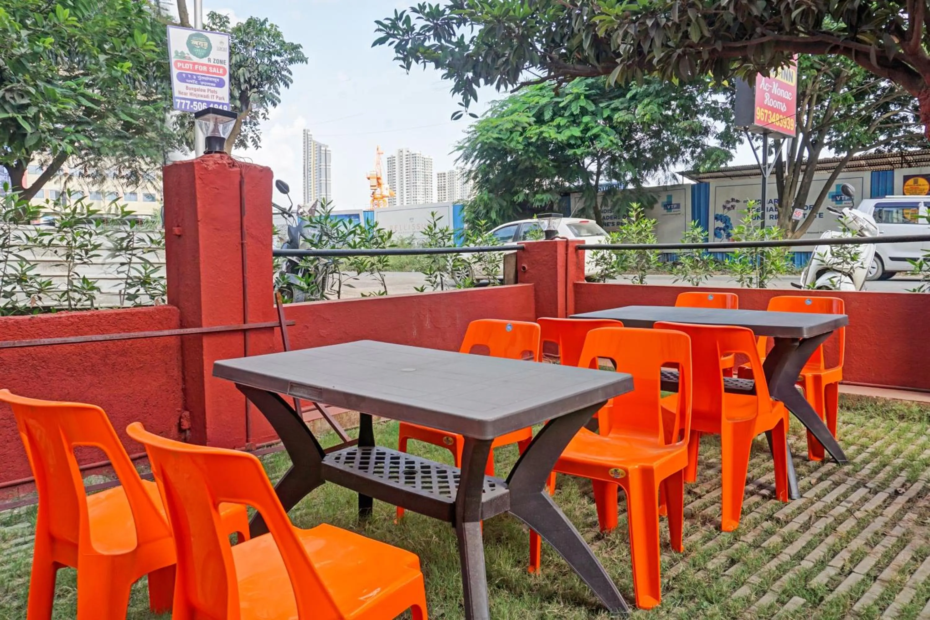 Restaurant/places to eat in Hotel O Delight Stay Inn