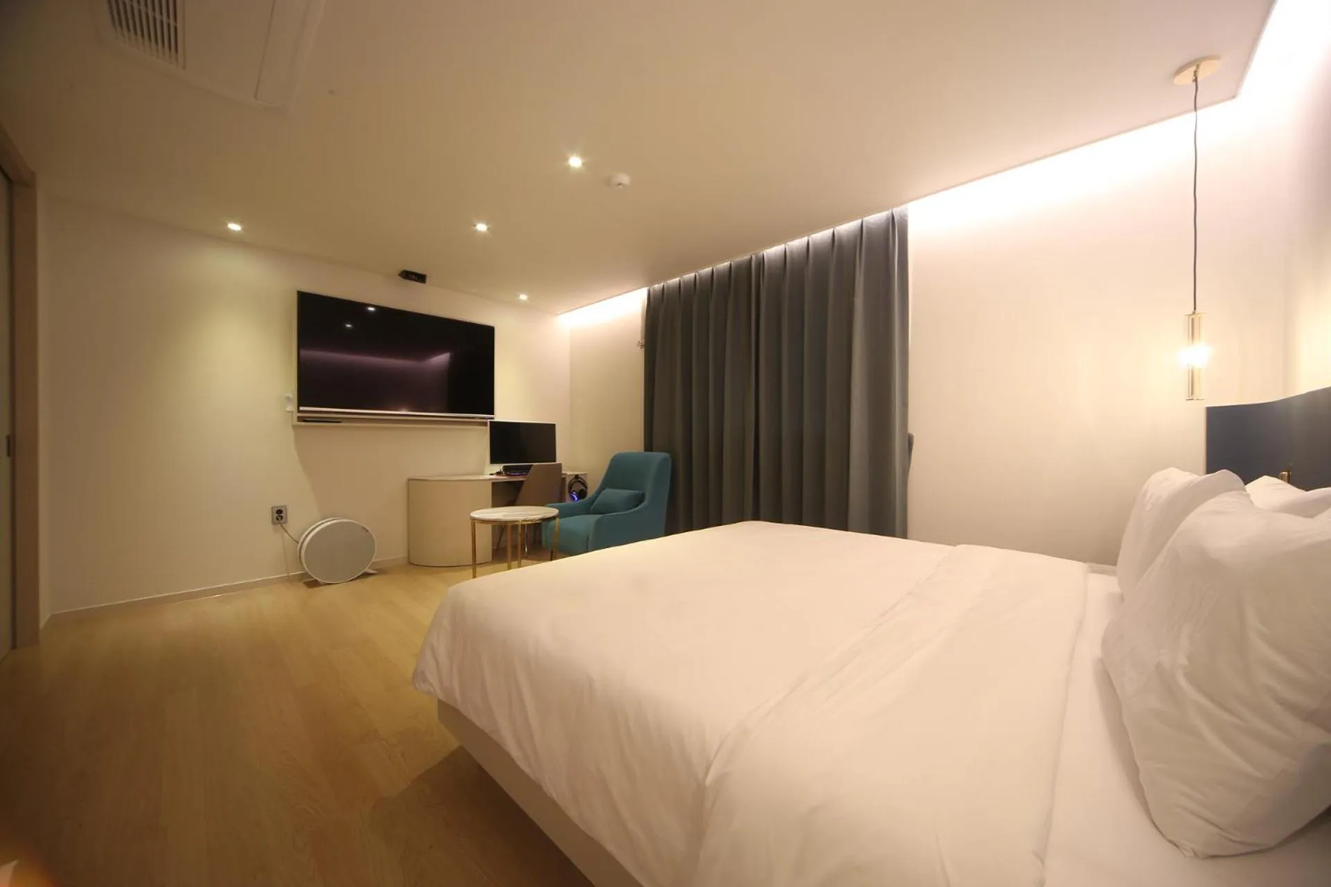 Bed in H Avenue Hotel Minam