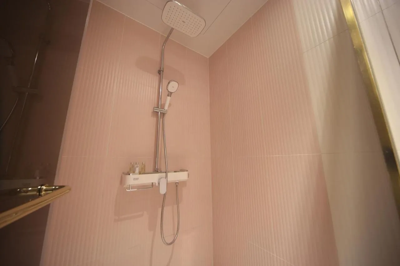 H Avenue Hotel Minam