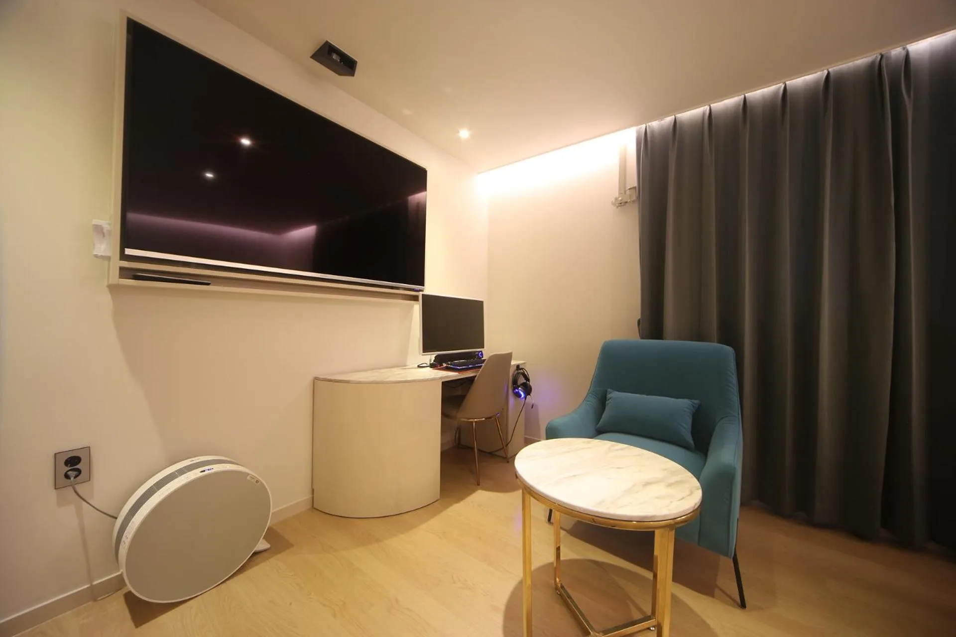 H Avenue Hotel Minam