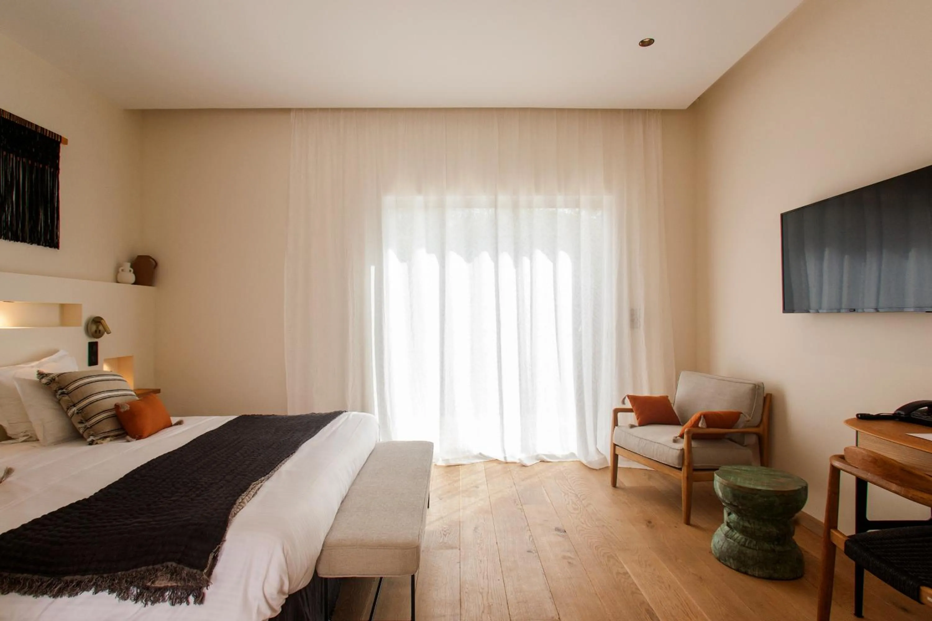 Bedroom in Hôtel La Caravelle