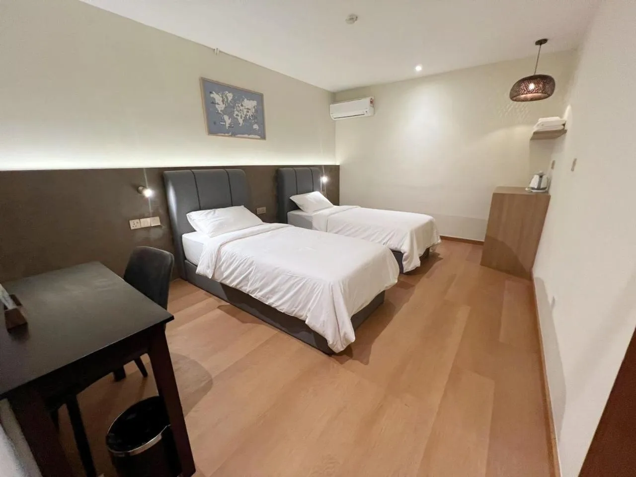 Bedroom, Bed in The Borneo Hotel