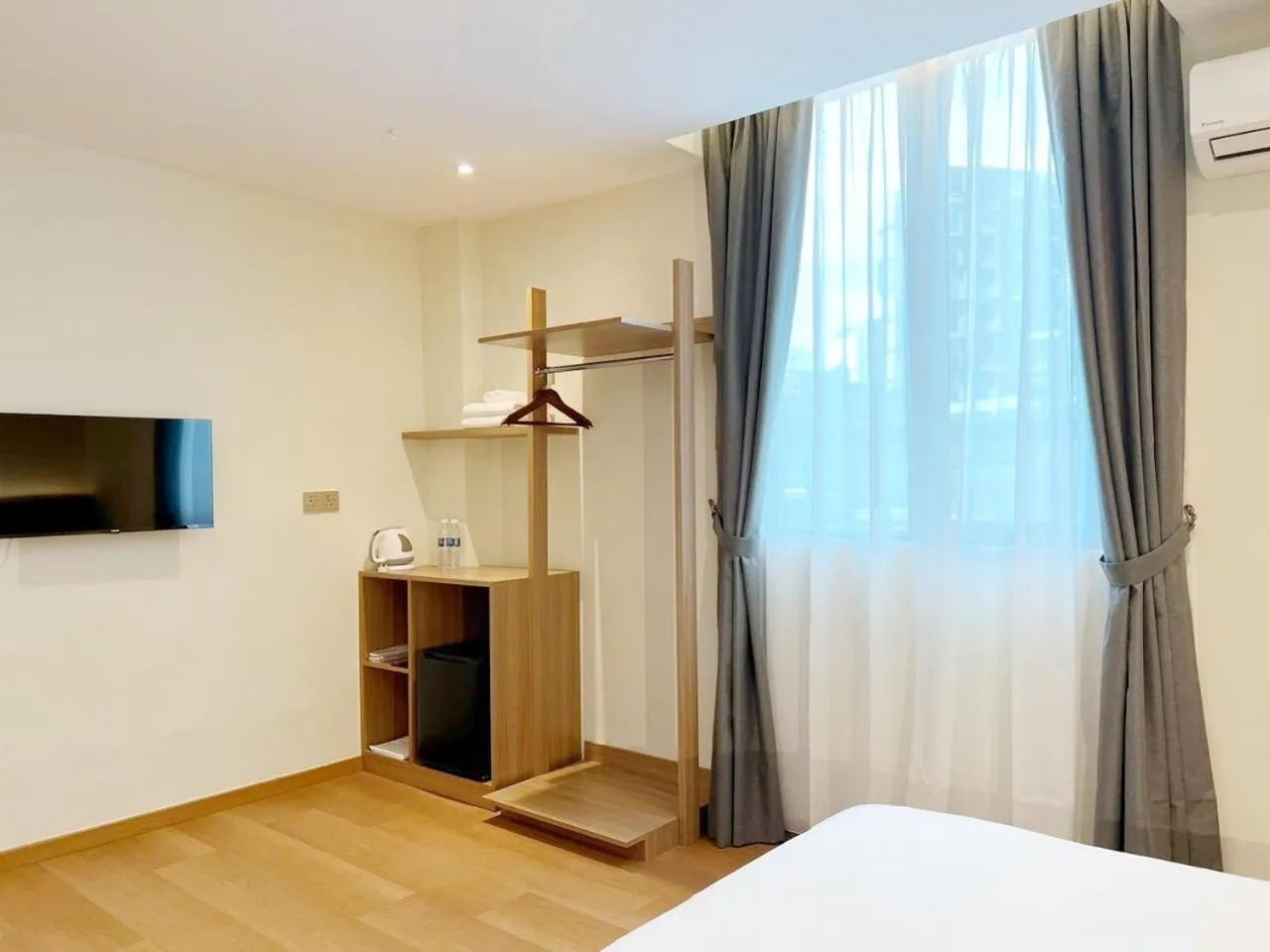 Bedroom, Bed in The Borneo Hotel