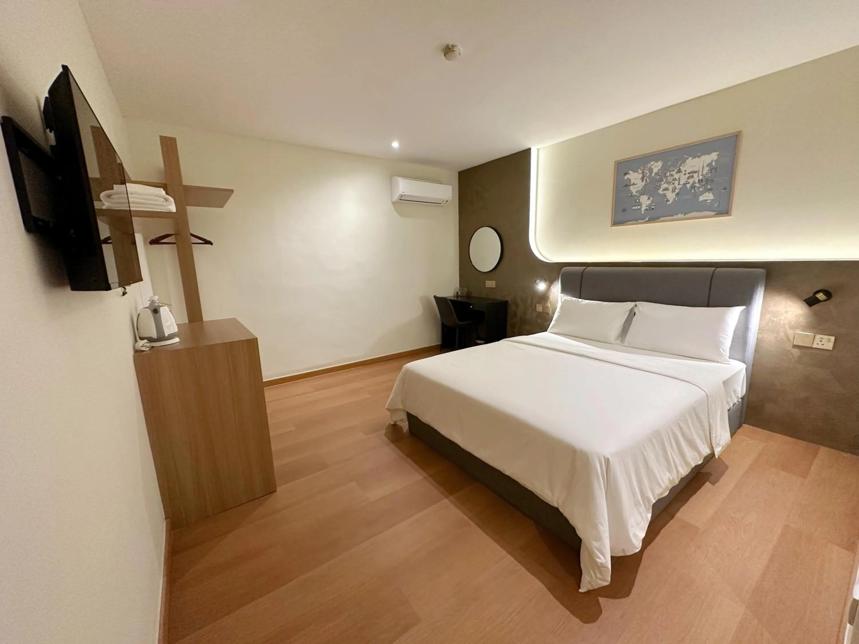 Bedroom, Bed in The Borneo Hotel