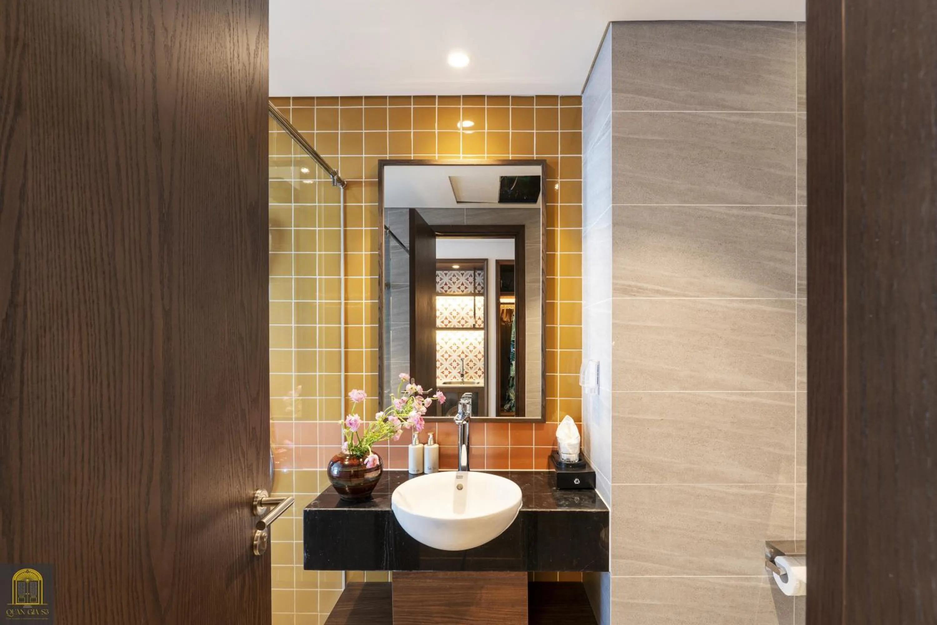 Shower in Mandala Pearl Azure Retreat