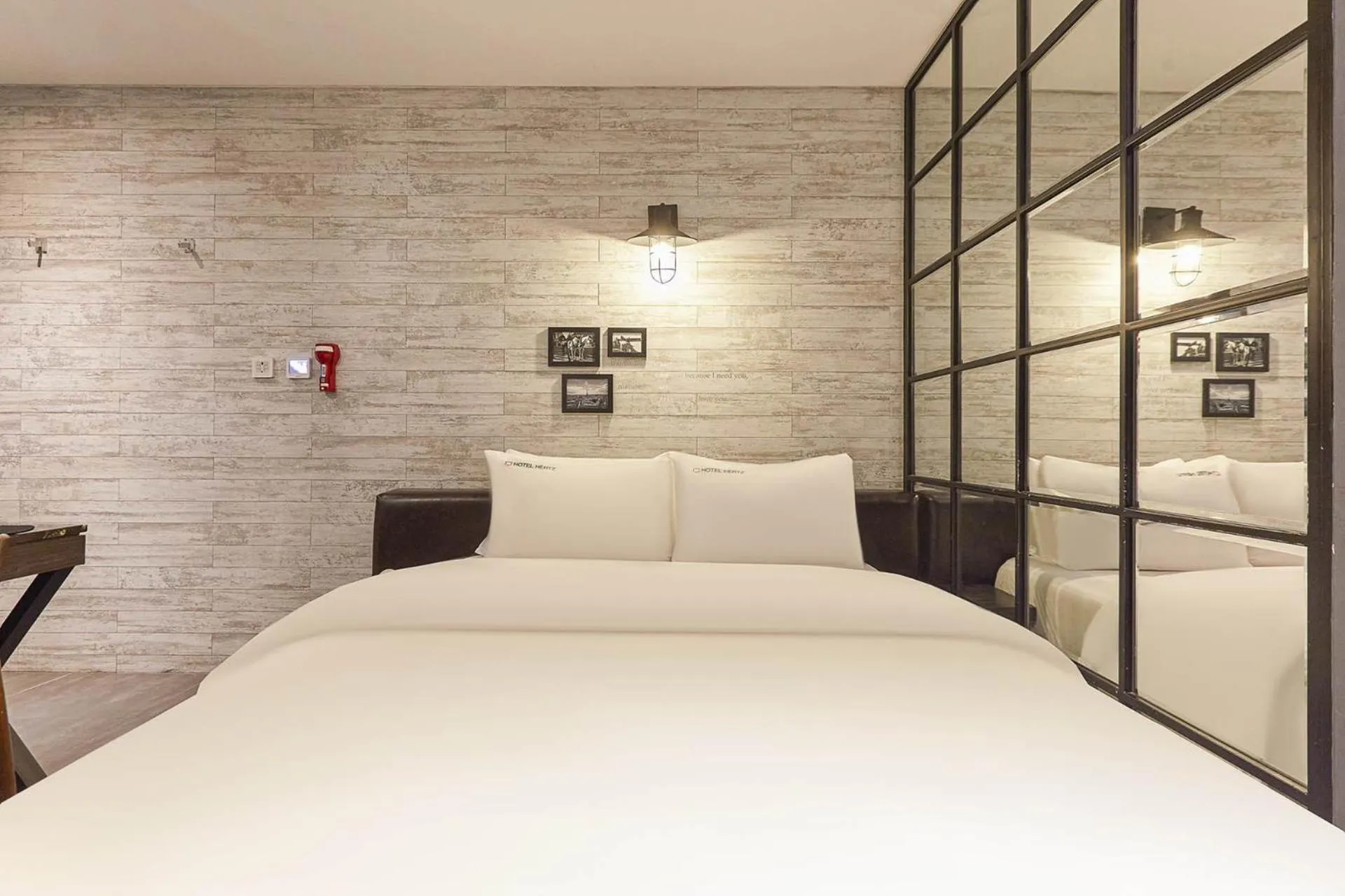 Photo of the whole room, Bed in HERTZ Hotel