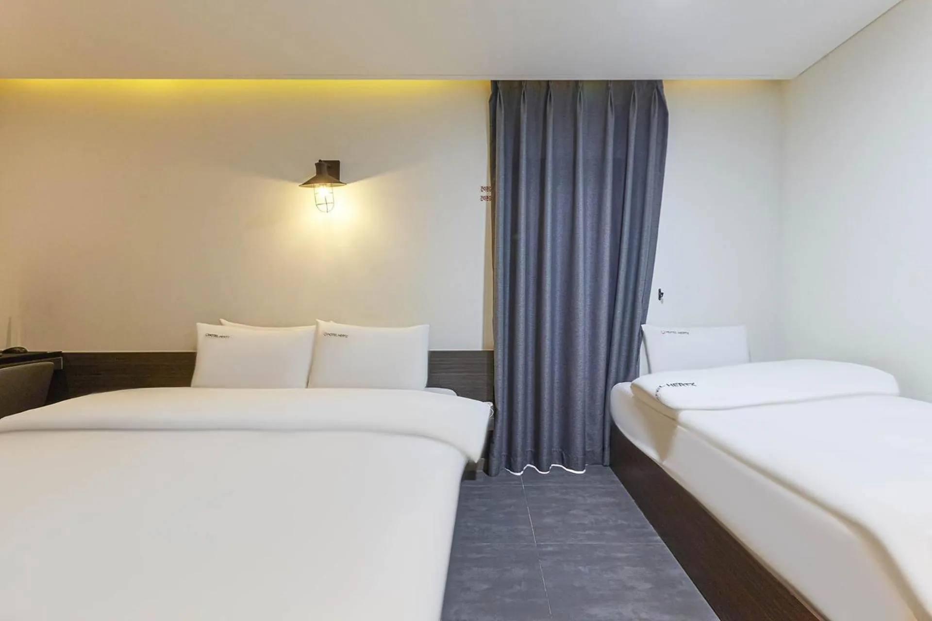 Photo of the whole room, Bed in HERTZ Hotel