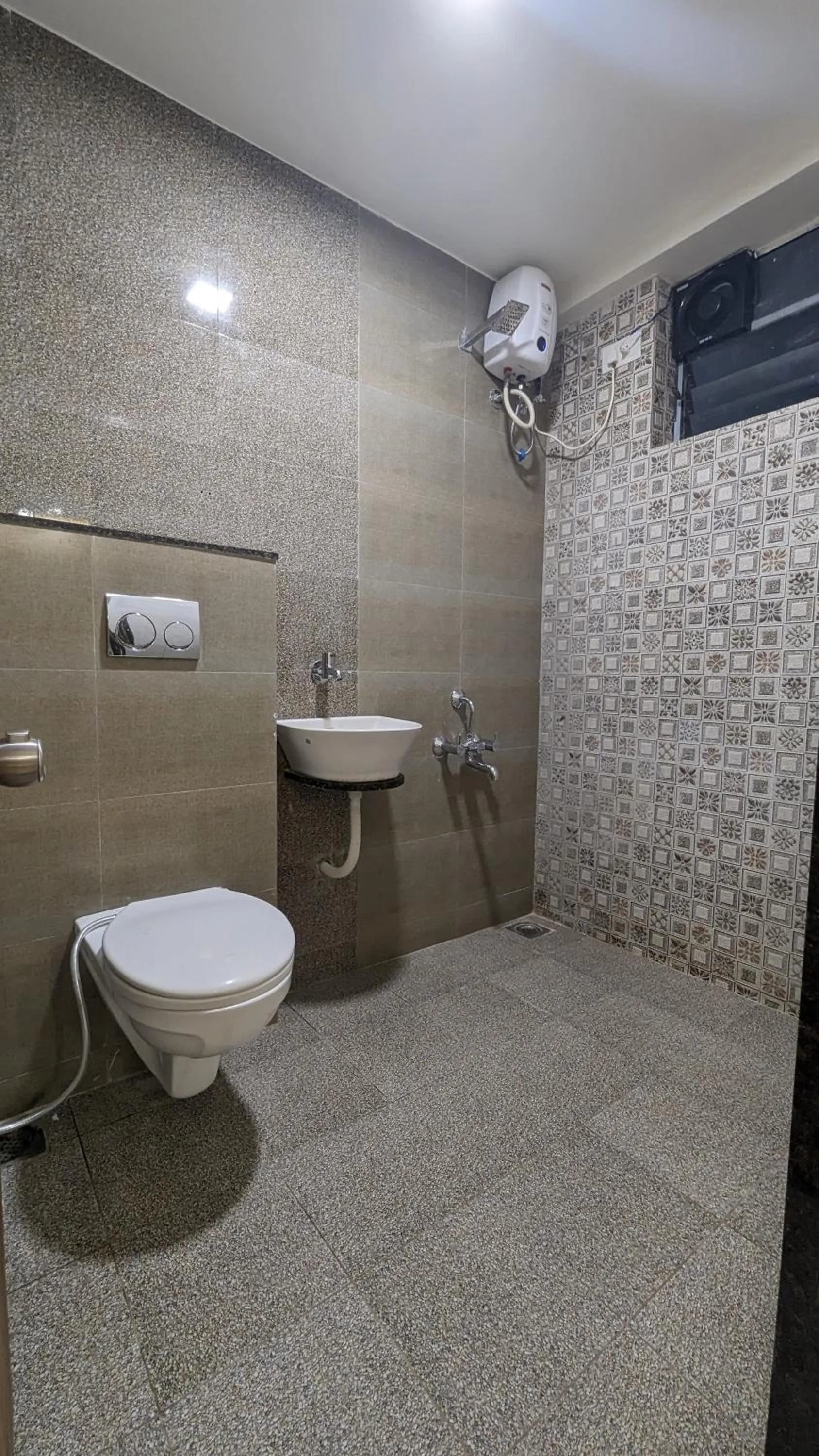 Bathroom in New Hotel Europa Inn