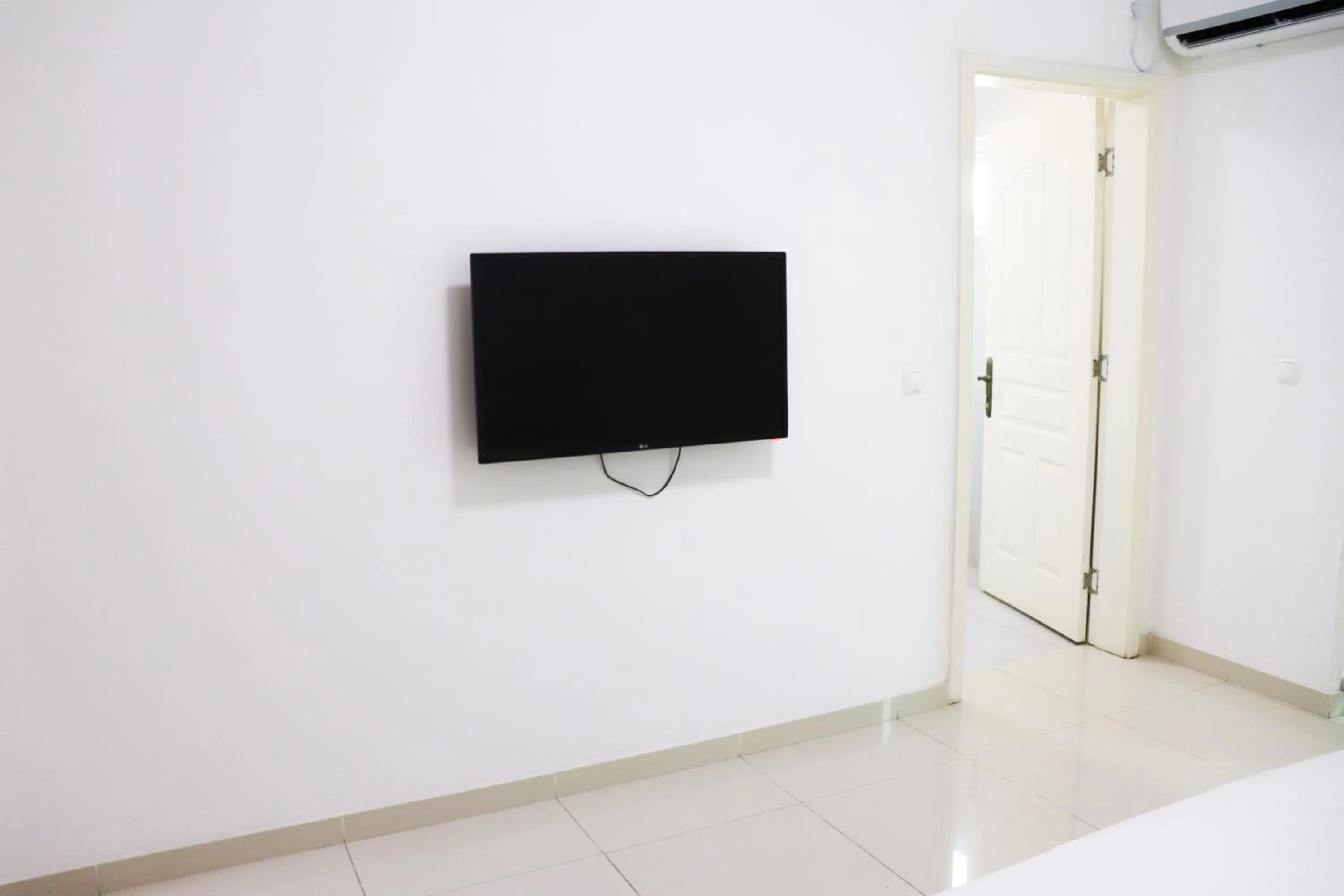 TV and multimedia in Hotel Coral Da Ilha