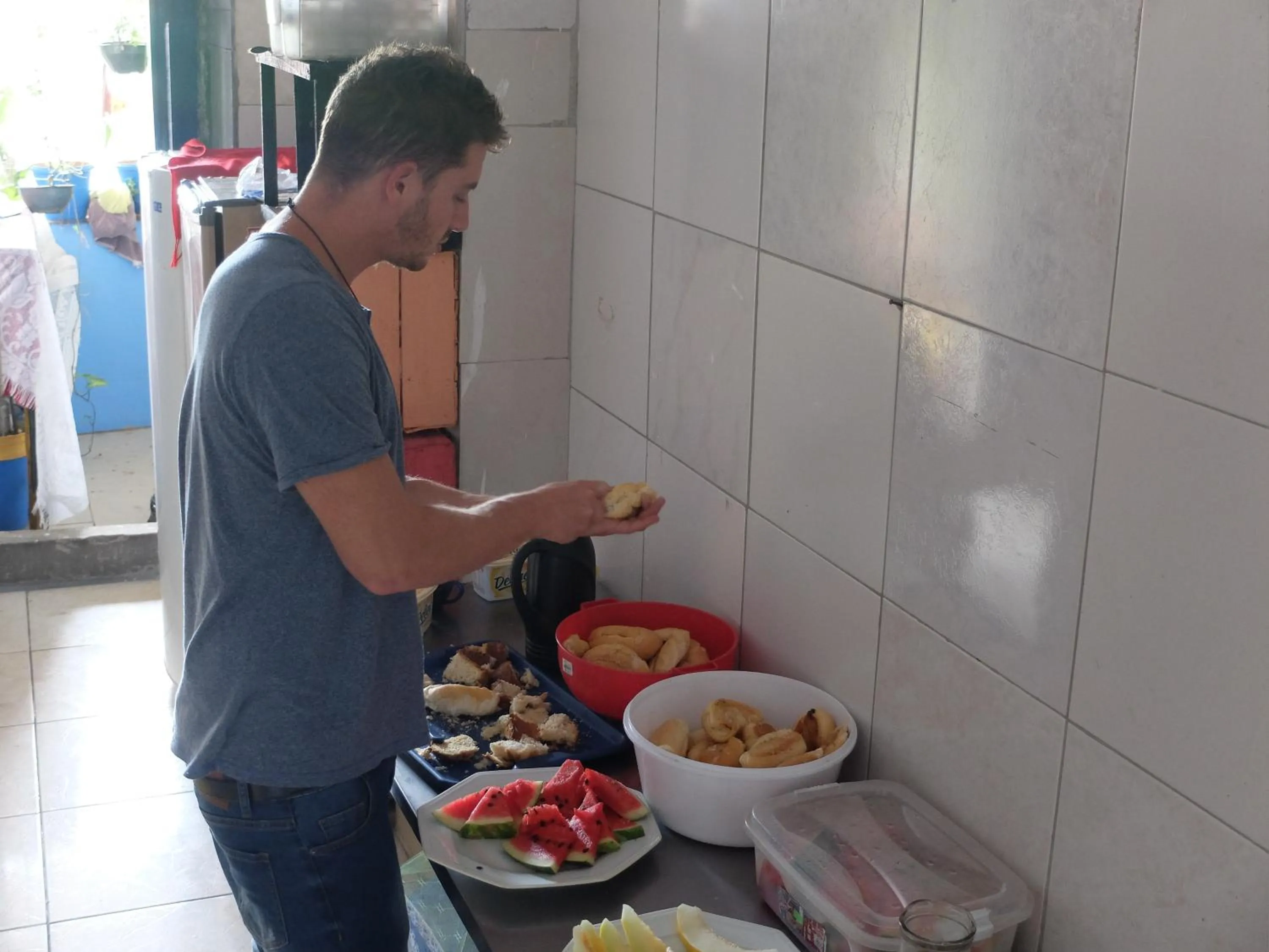 Communal kitchen in Hostel Torre Bahia
