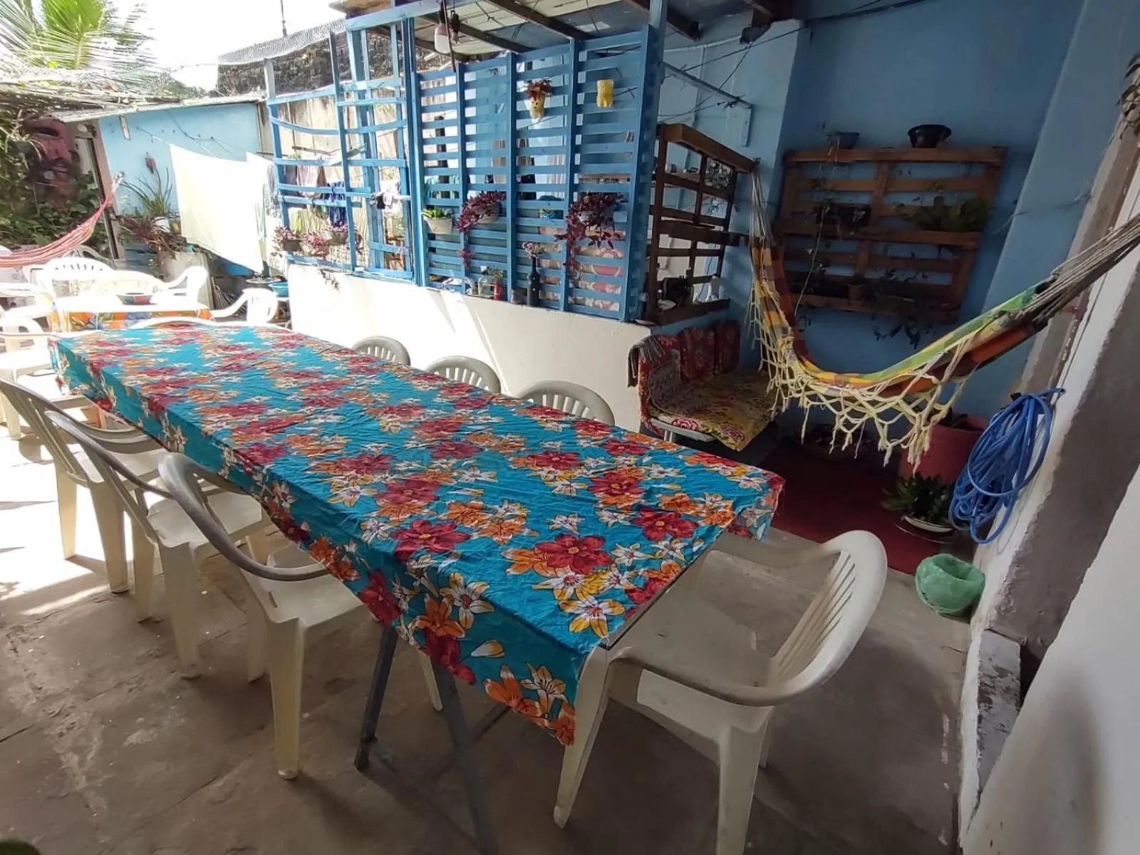 Seating area in Hostel Torre Bahia