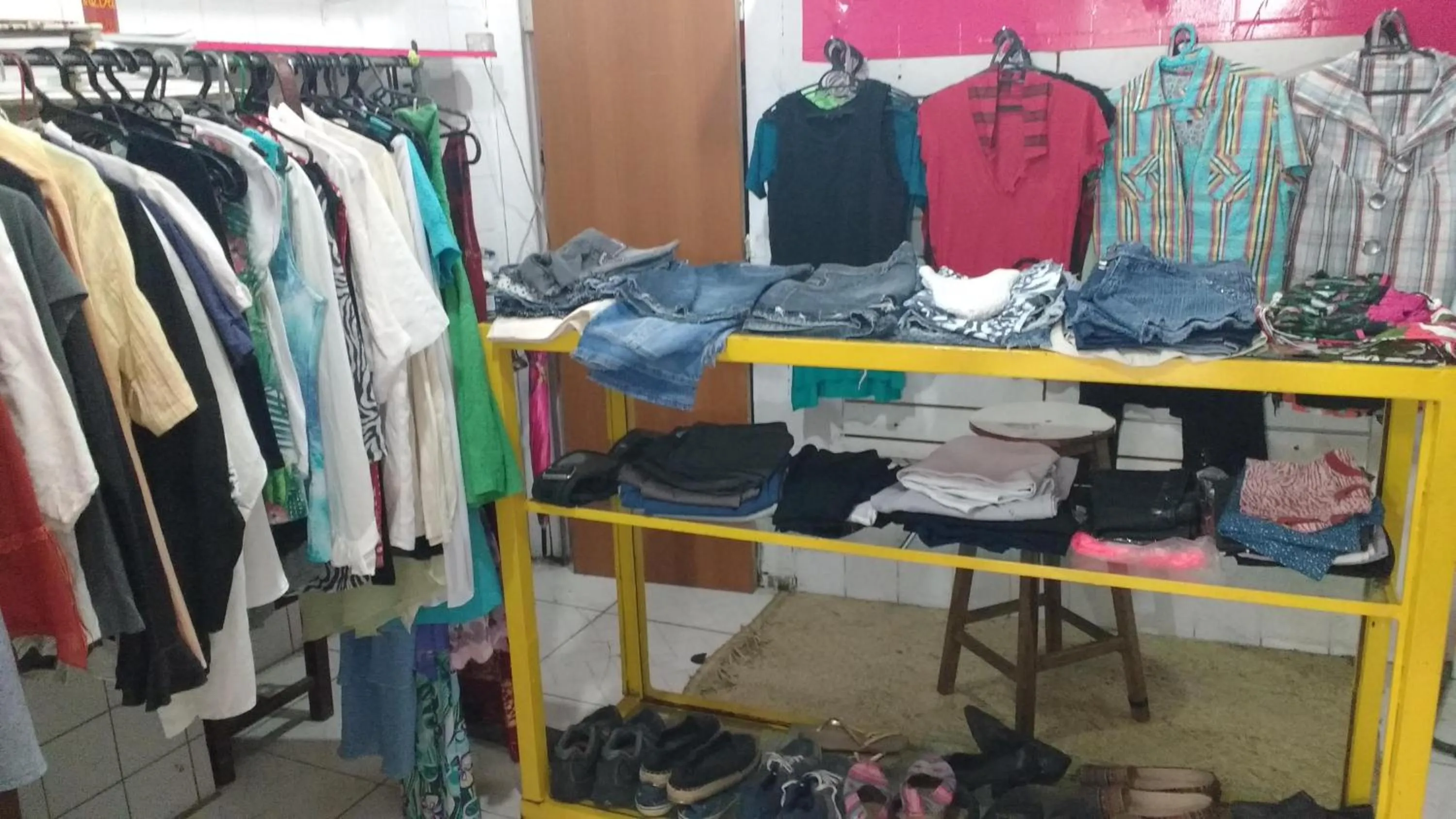 On-site shops in Hostel Torre Bahia
