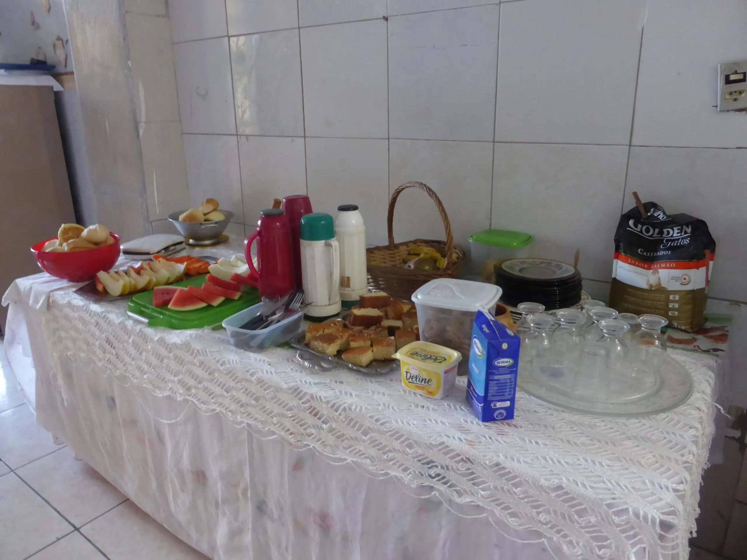 Restaurant/places to eat in Hostel Torre Bahia