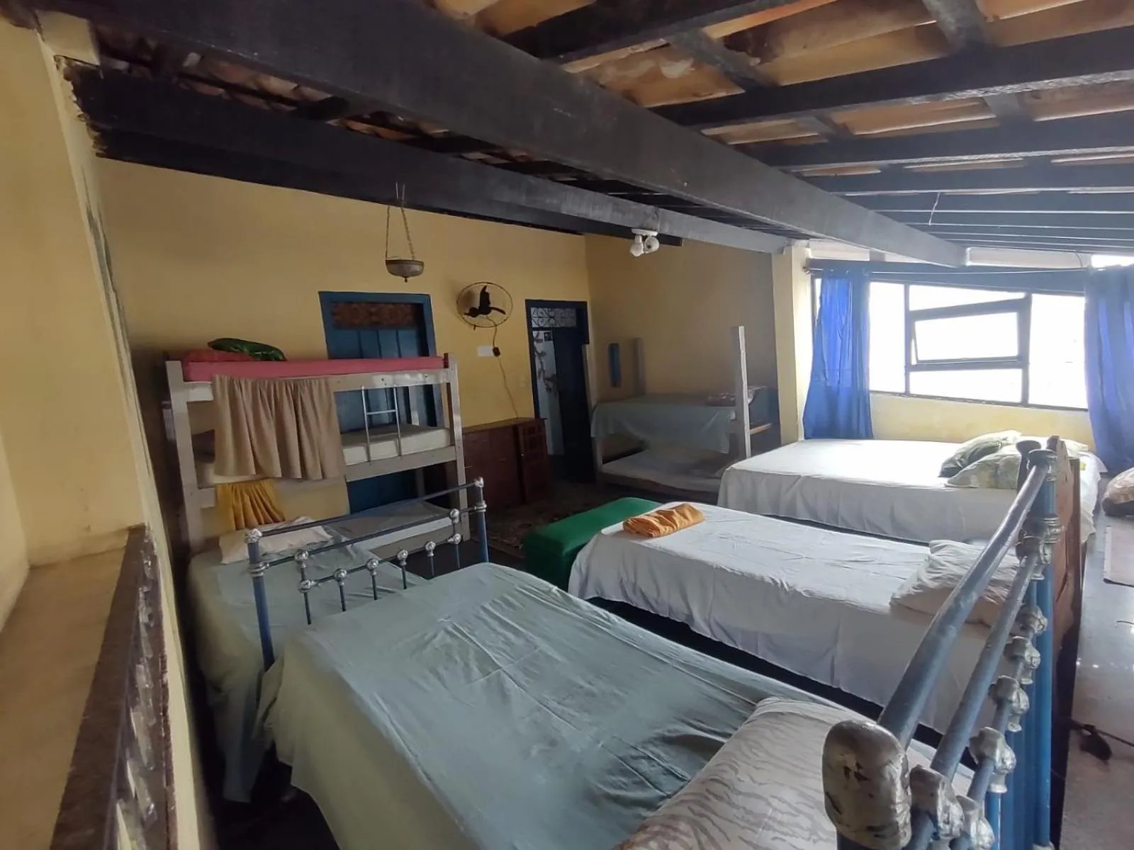 Property building, Bed in Hostel Torre Bahia