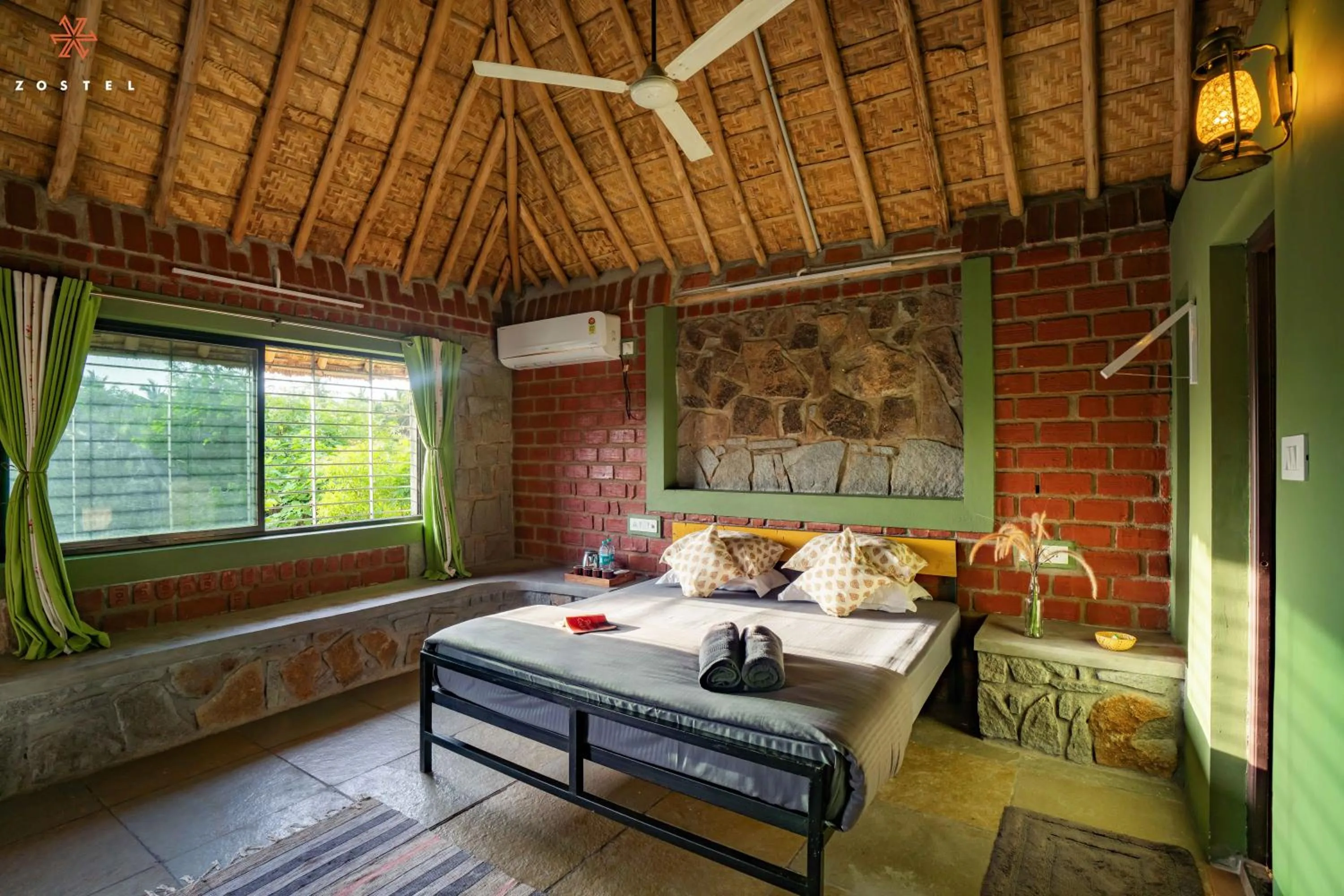 Bed in Zostel Hampi (Gangavathi)