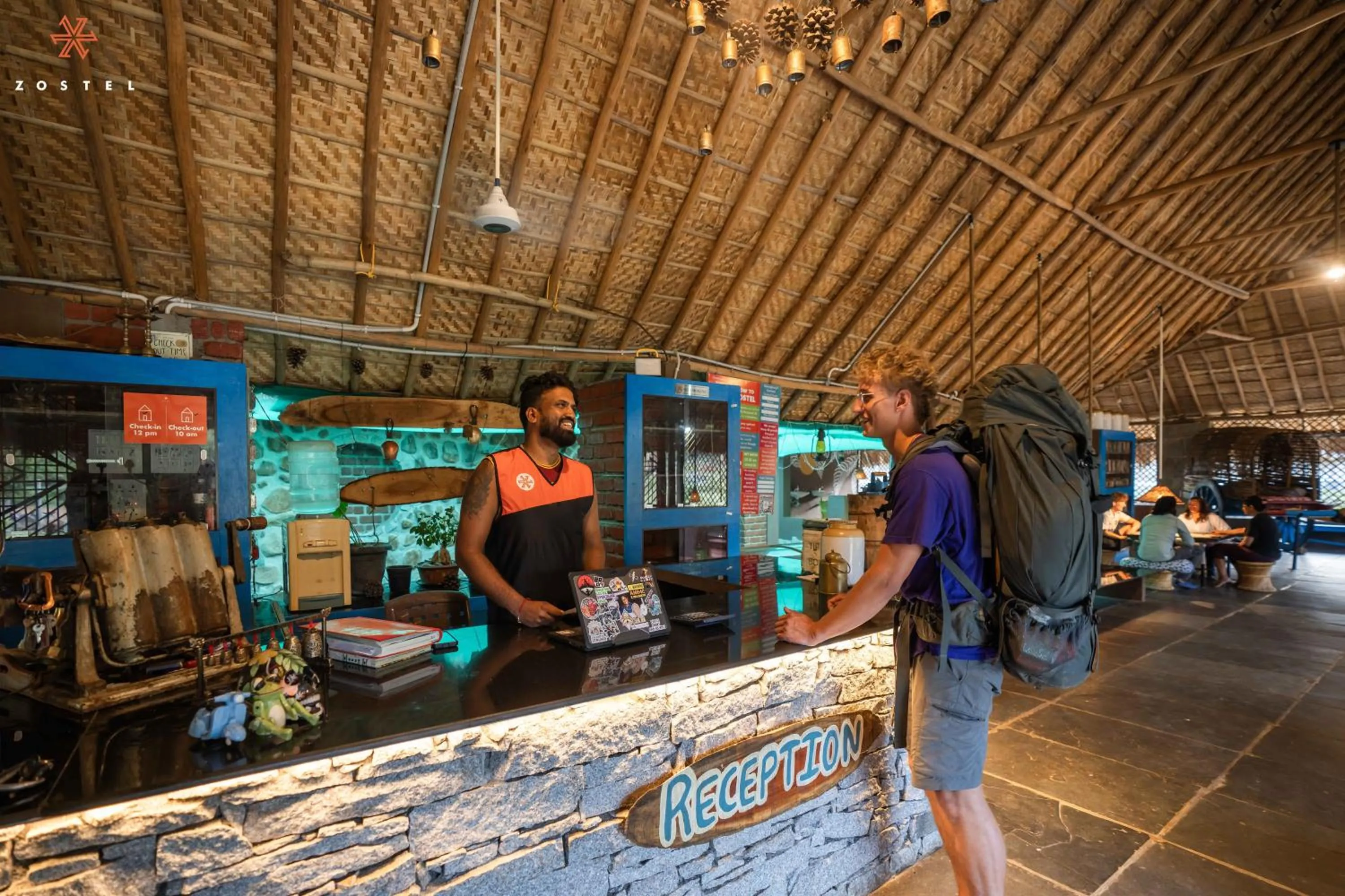Lobby or reception in Zostel Hampi (Gangavathi)