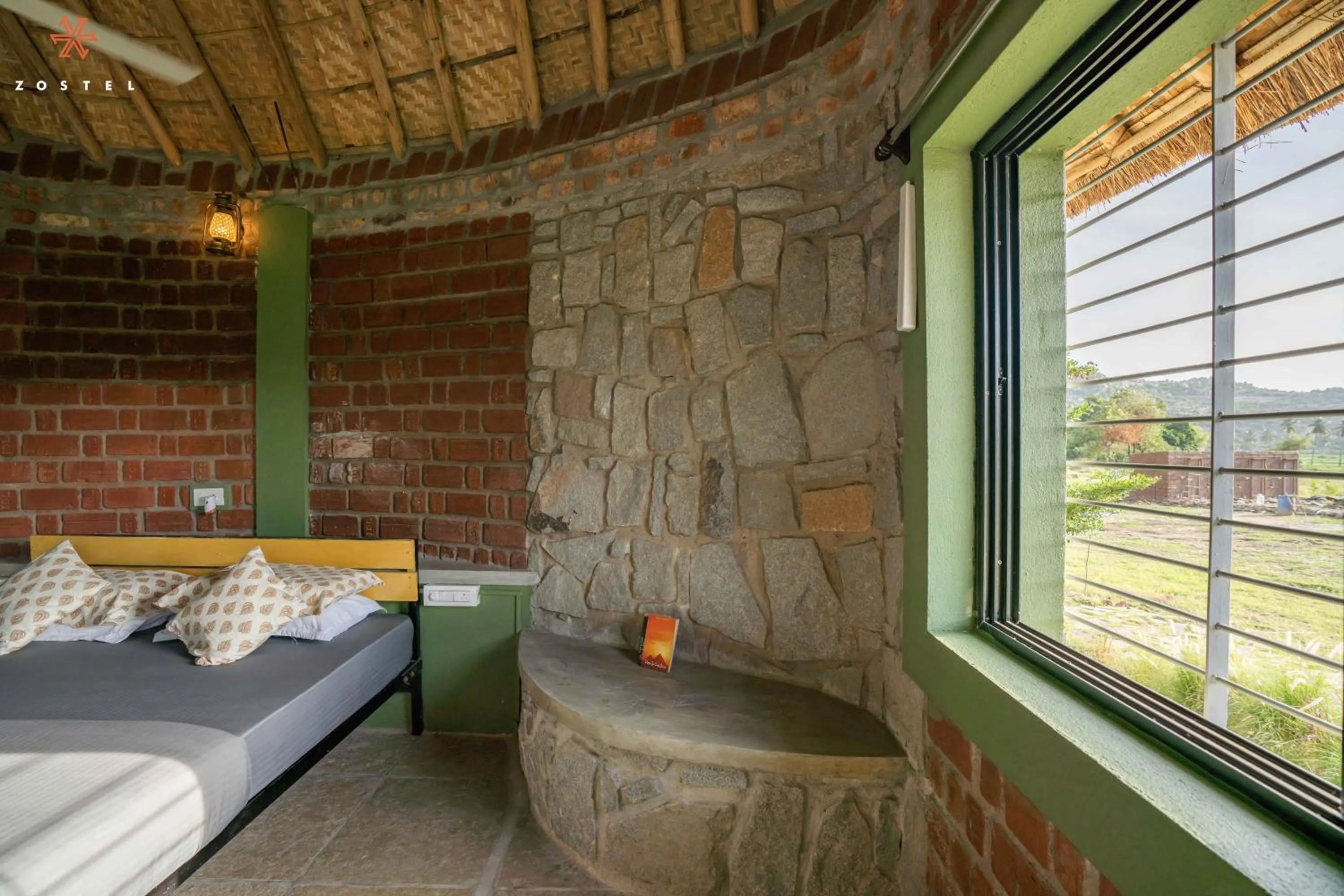 Bed in Zostel Hampi (Gangavathi)