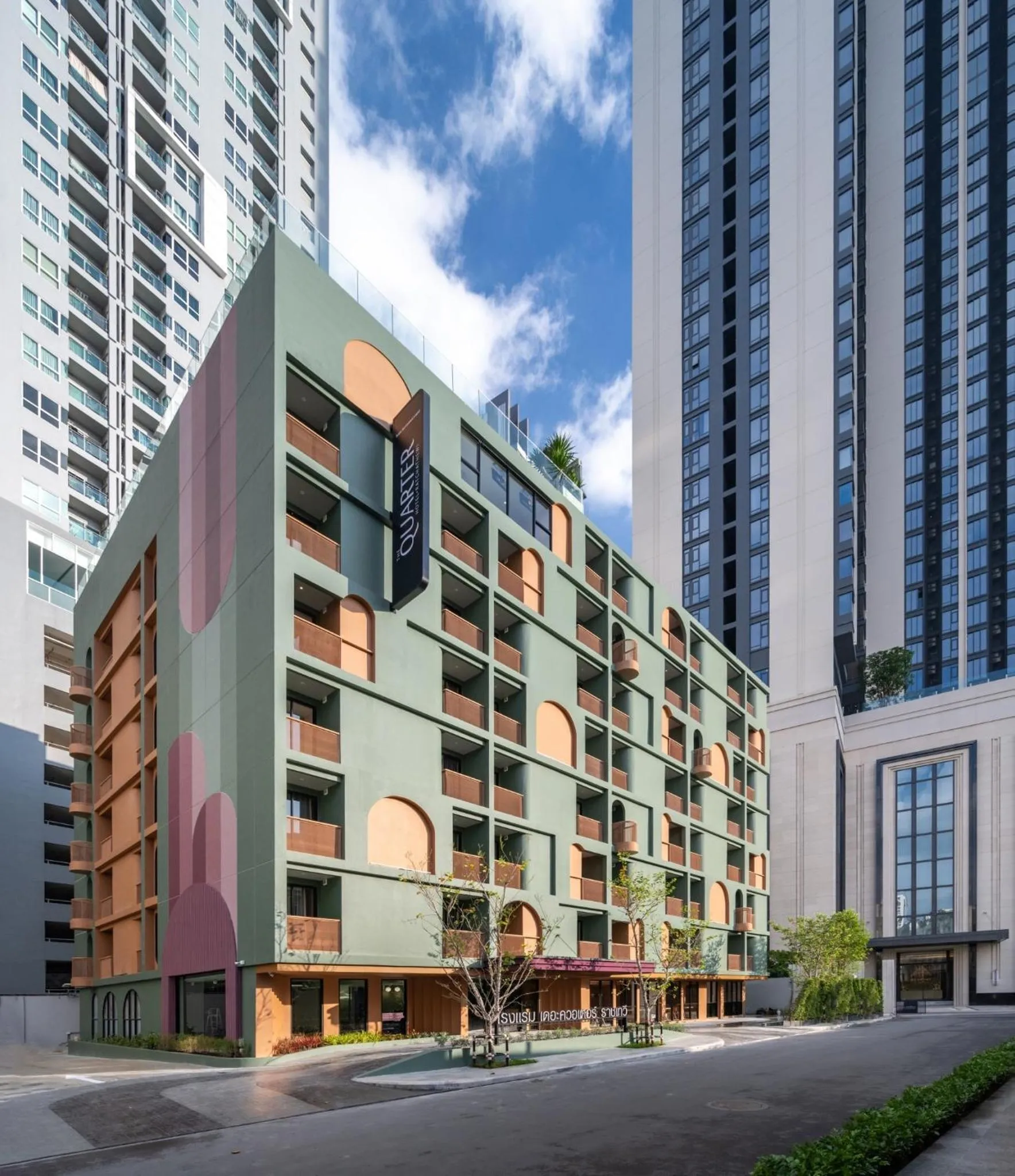 Property building in The Quarter Ratchathewi by UHG