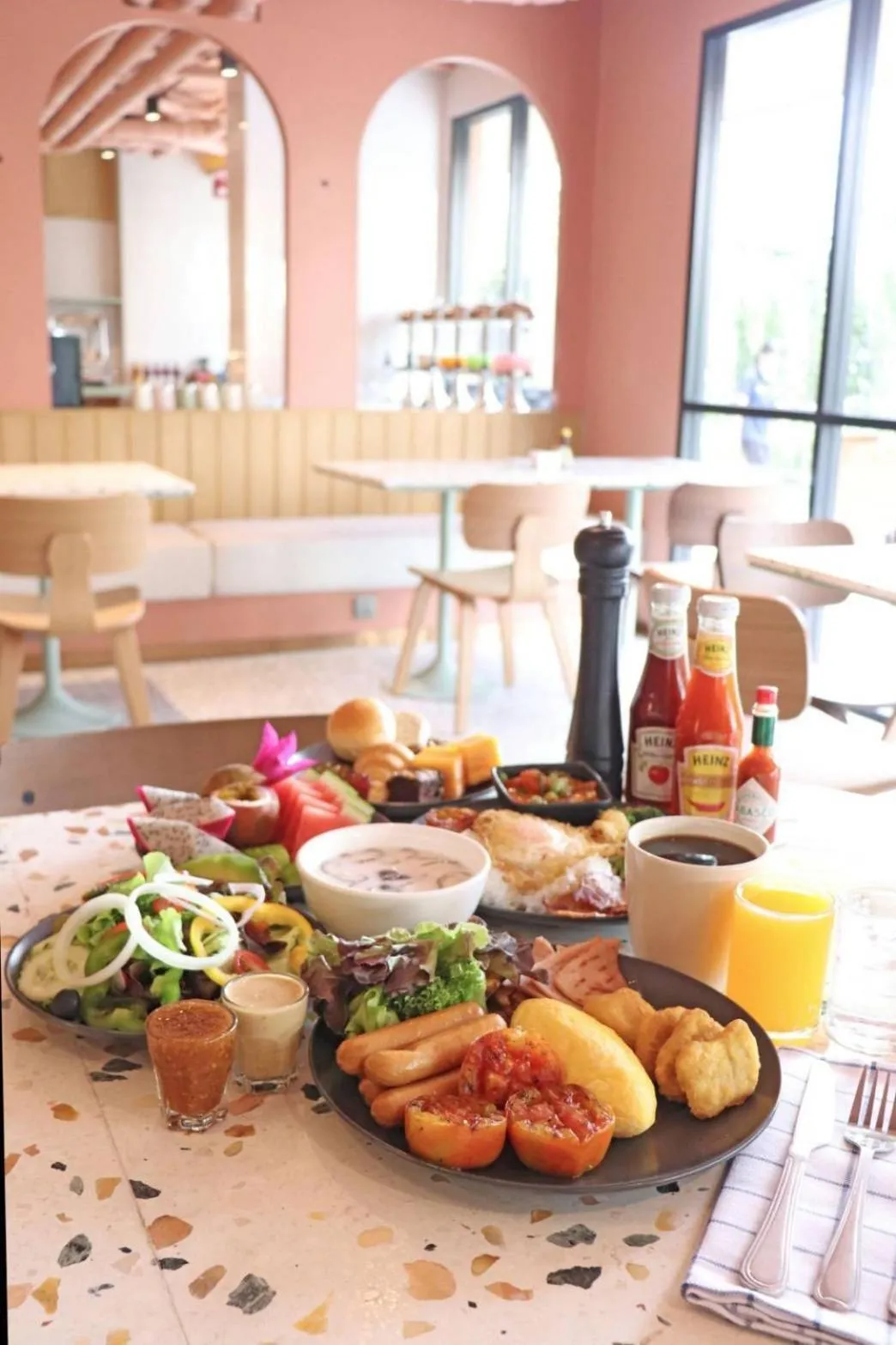 Restaurant/places to eat in The Quarter Ratchathewi by UHG