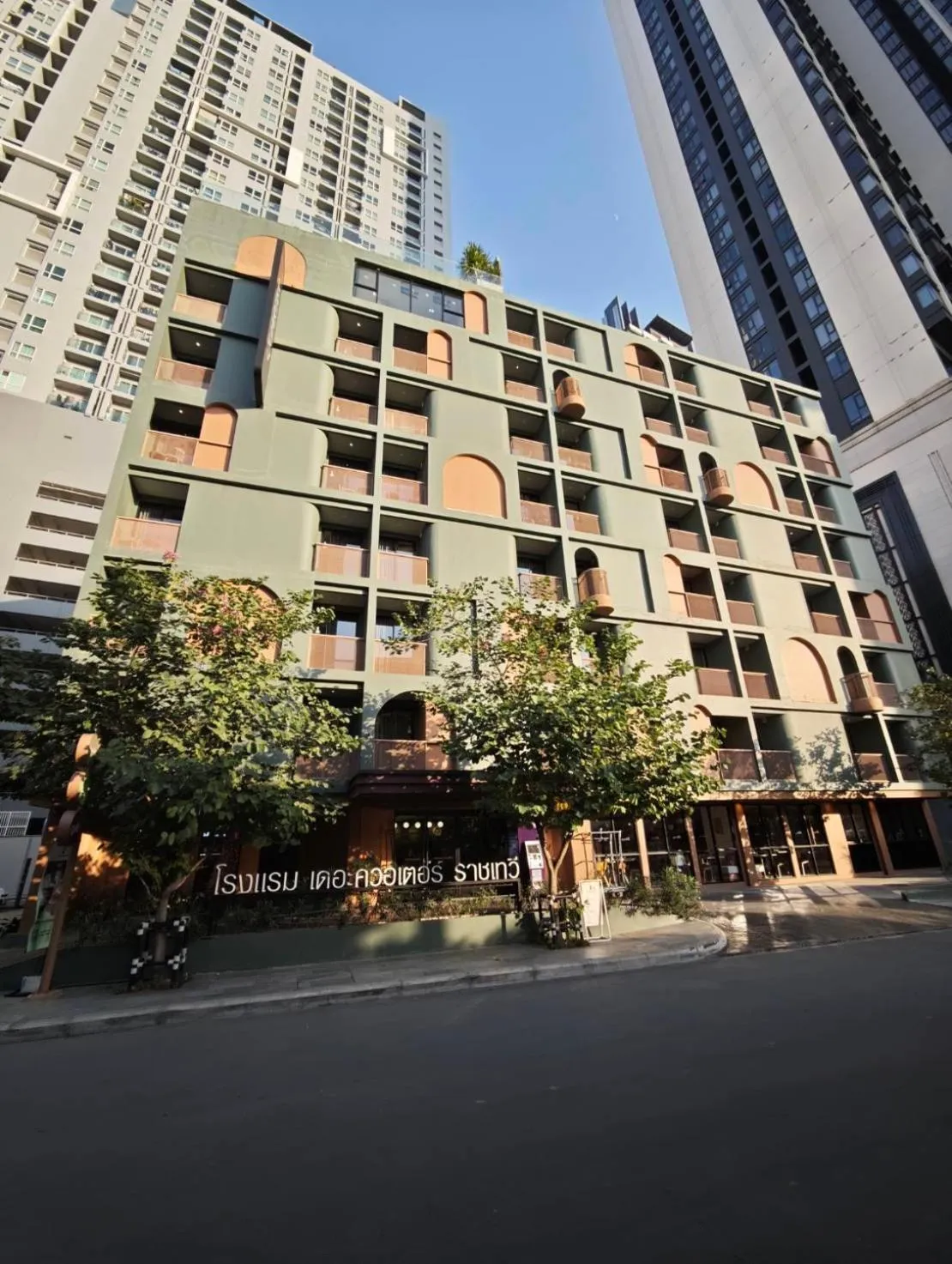 Balcony/Terrace in The Quarter Ratchathewi by UHG