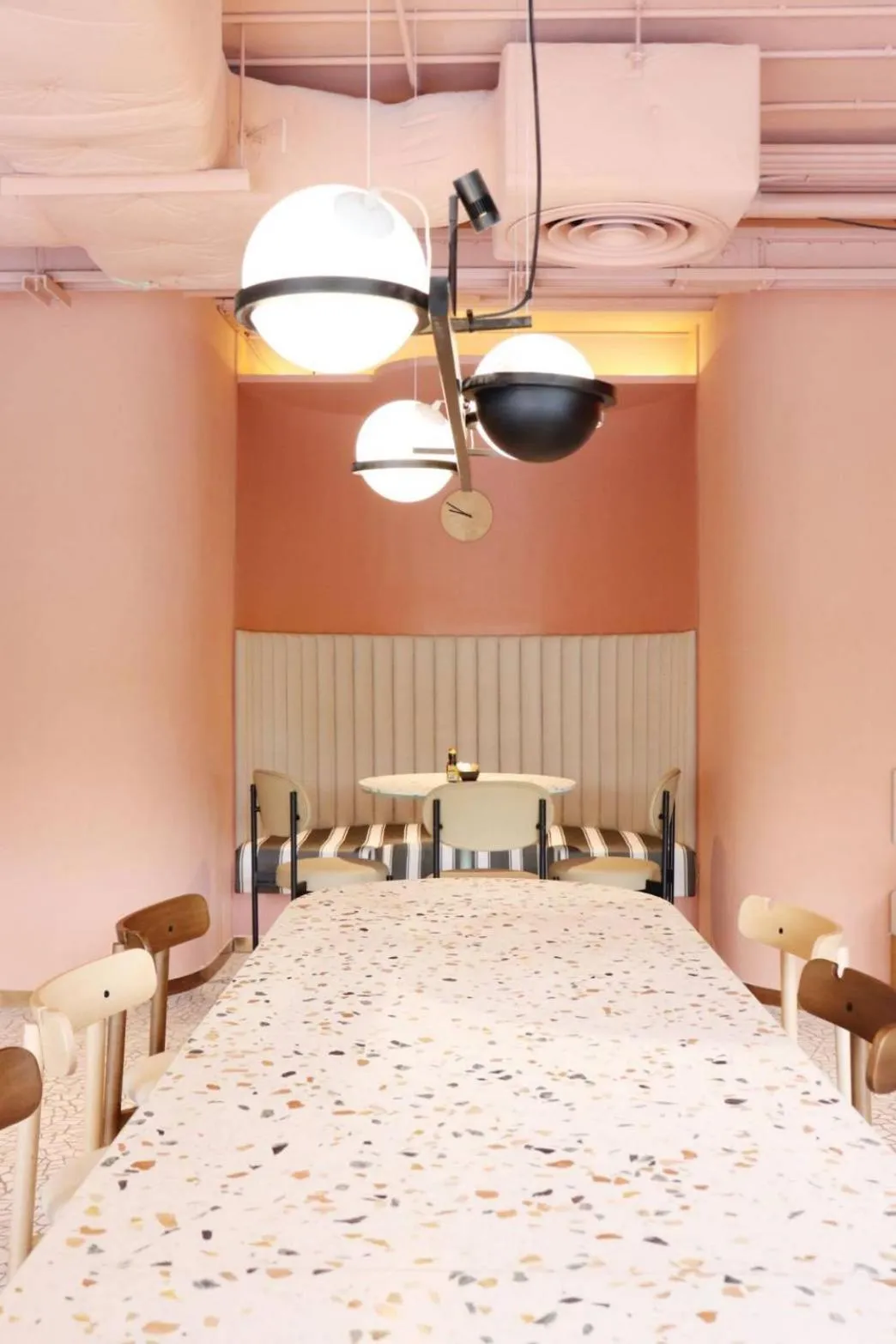 Restaurant/places to eat, Bed in The Quarter Ratchathewi by UHG